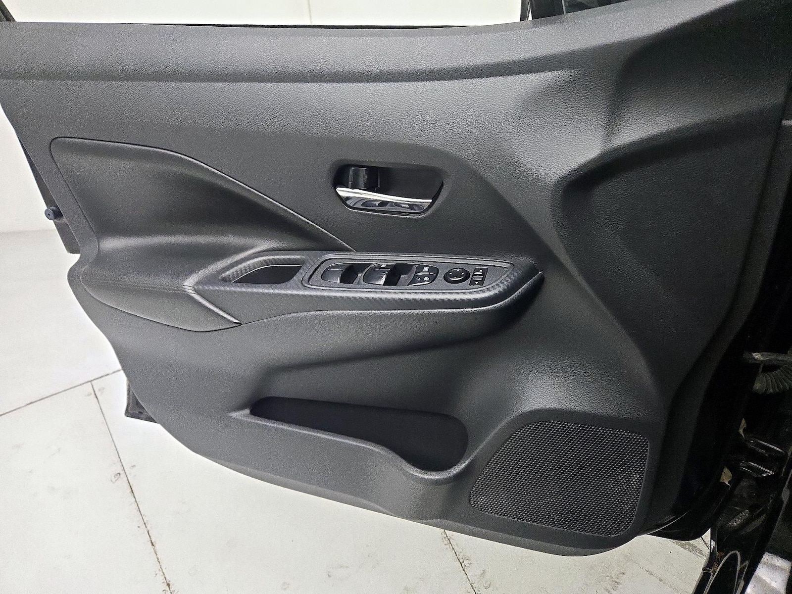 2020 Nissan Versa Sedan SV - Photo 13