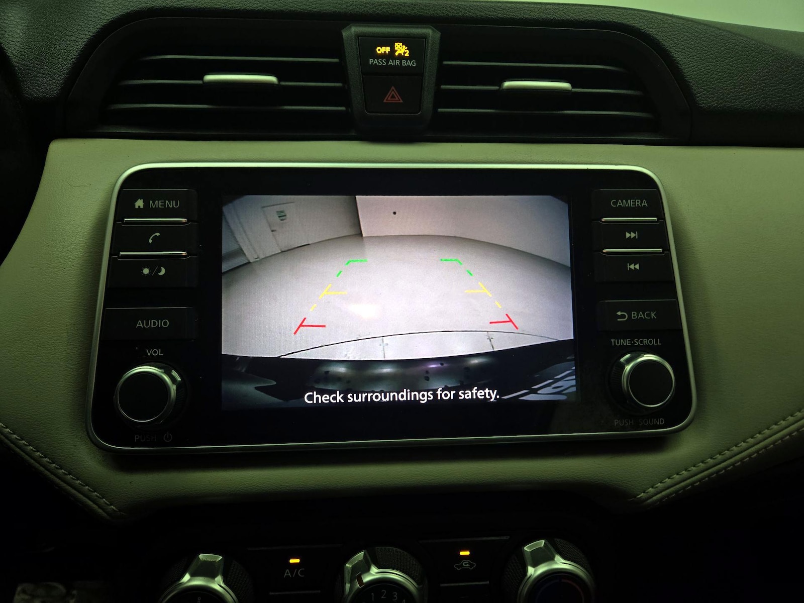 2020 Nissan Versa Sedan SV - Photo 14
