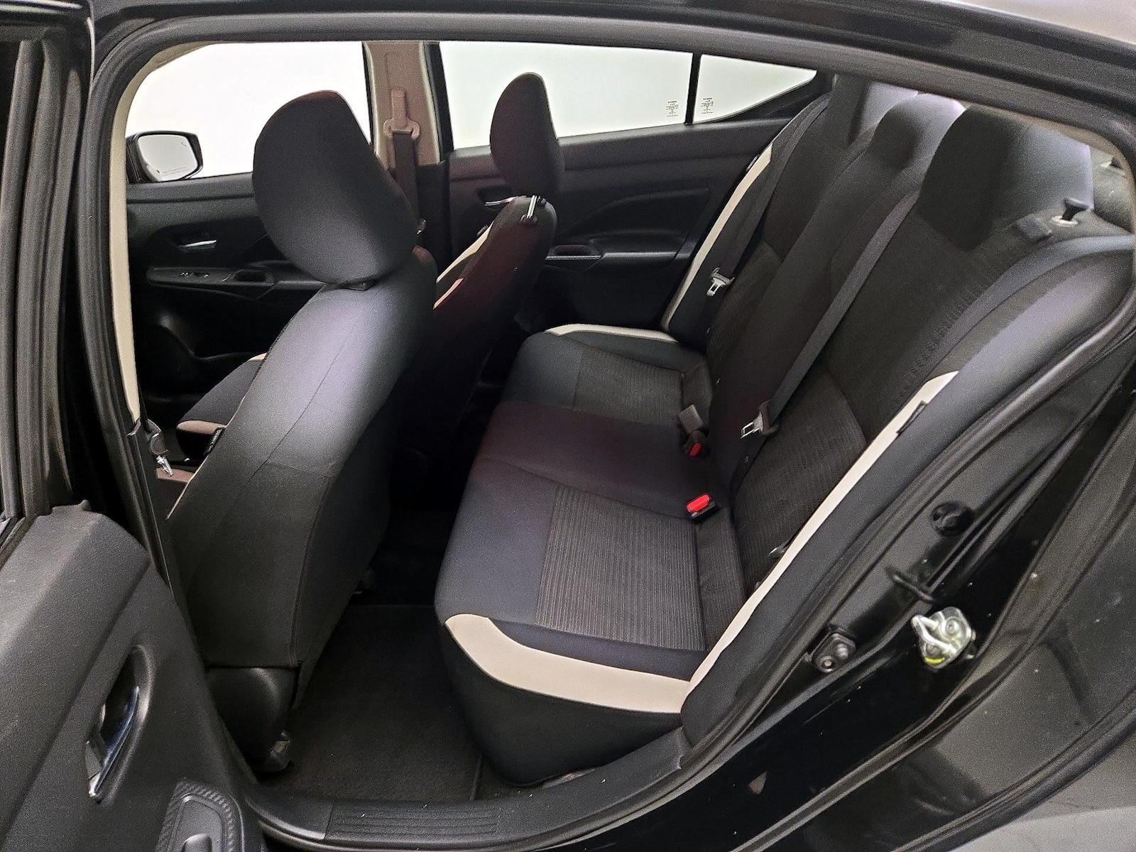 2020 Nissan Versa Sedan SV - Photo 19