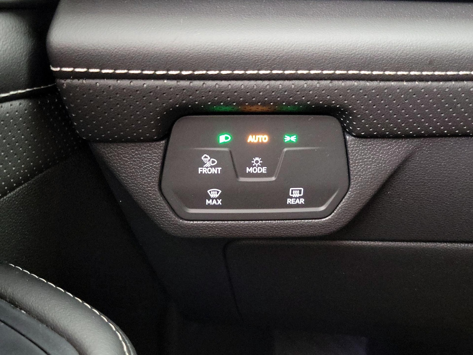2026 Volkswagen Atlas Cross Sport SE w/Tech - Photo 14