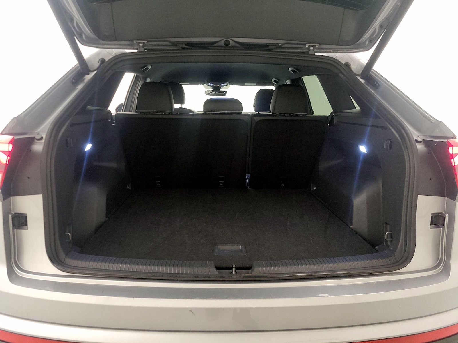 2026 Volkswagen Atlas Cross Sport SE w/Tech - Photo 20