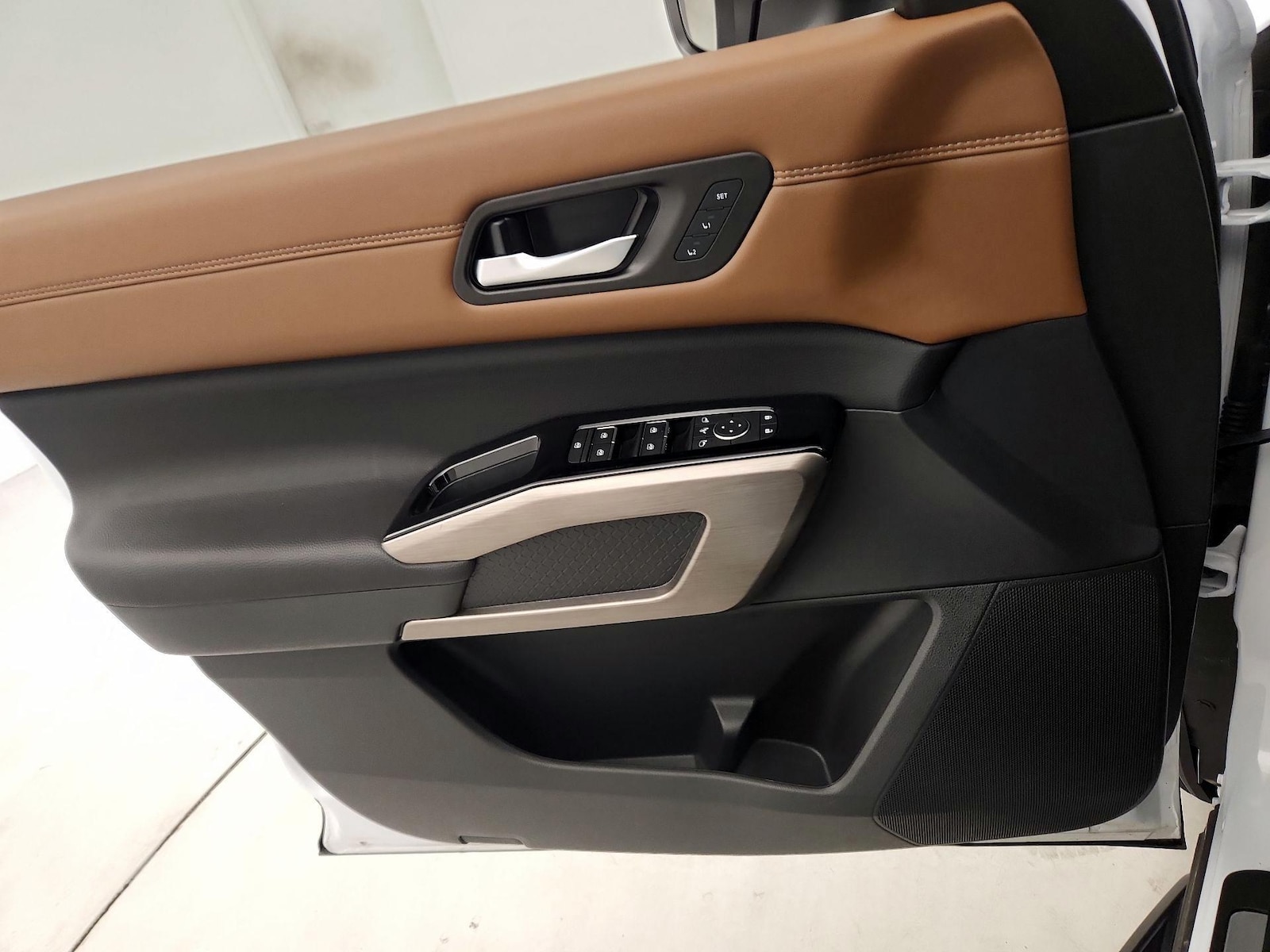 2025 Nissan Pathfinder Platinum - Photo 11
