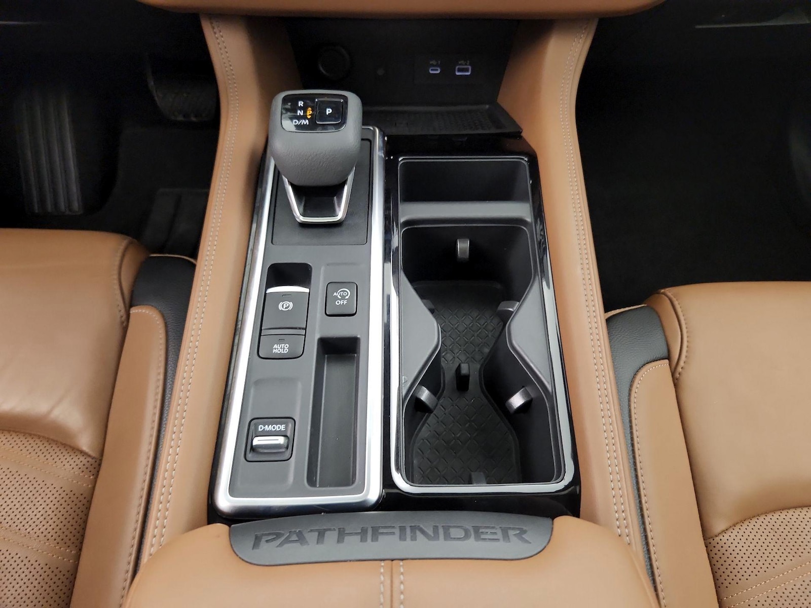 2025 Nissan Pathfinder Platinum - Photo 16