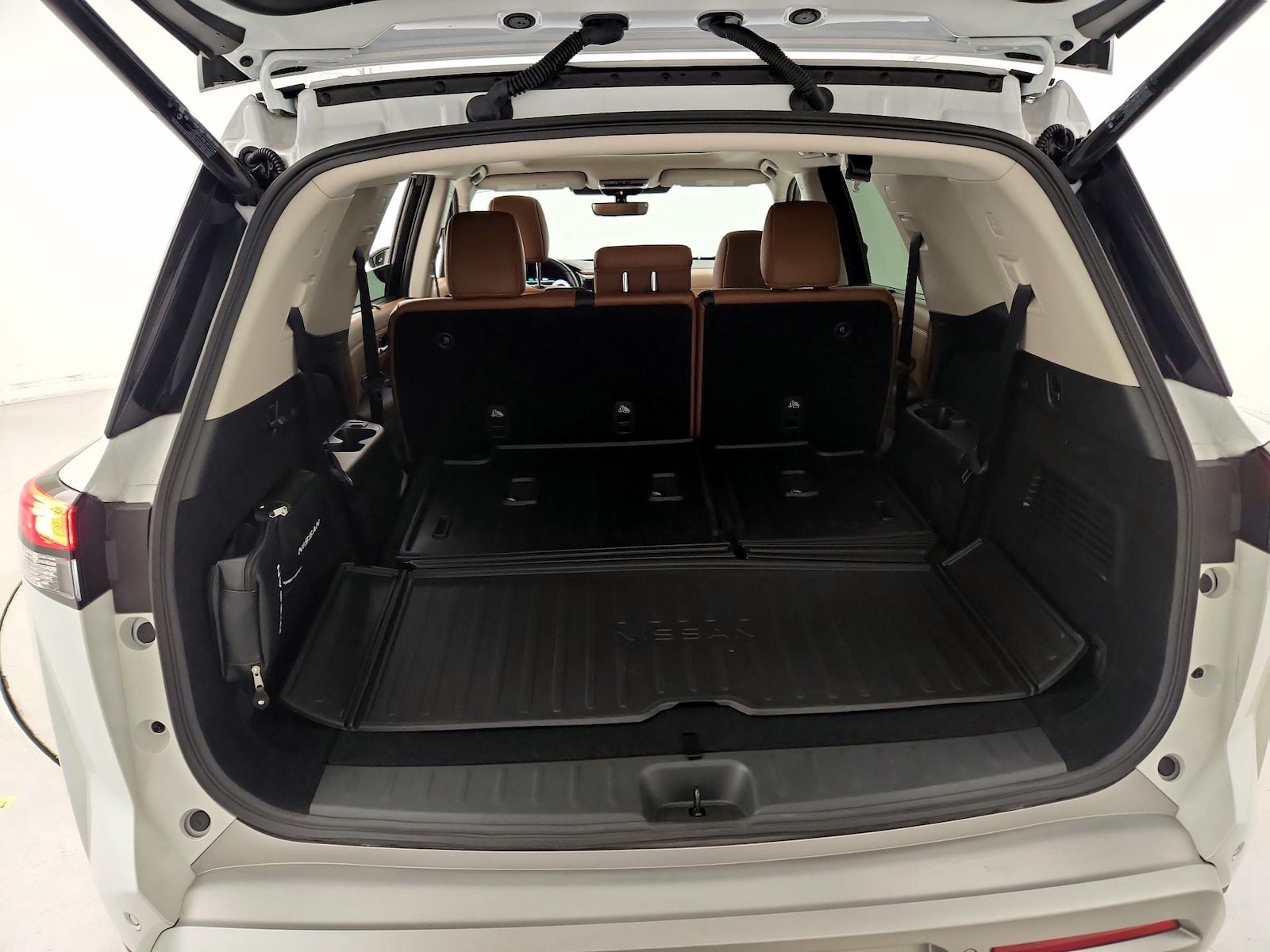 2025 Nissan Pathfinder Platinum - Photo 22