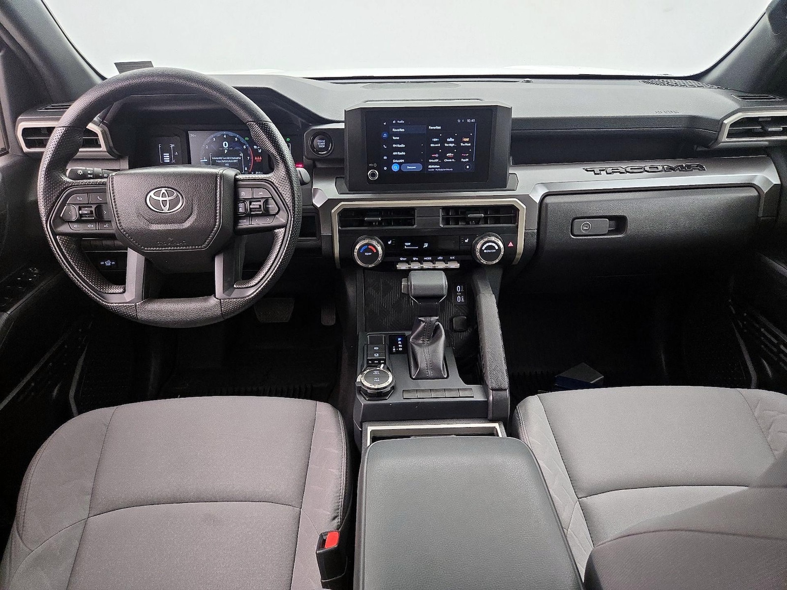 2025 Toyota Tacoma SR5 - Photo 10