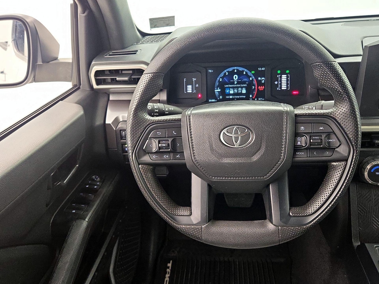 2025 Toyota Tacoma SR5 - Photo 11