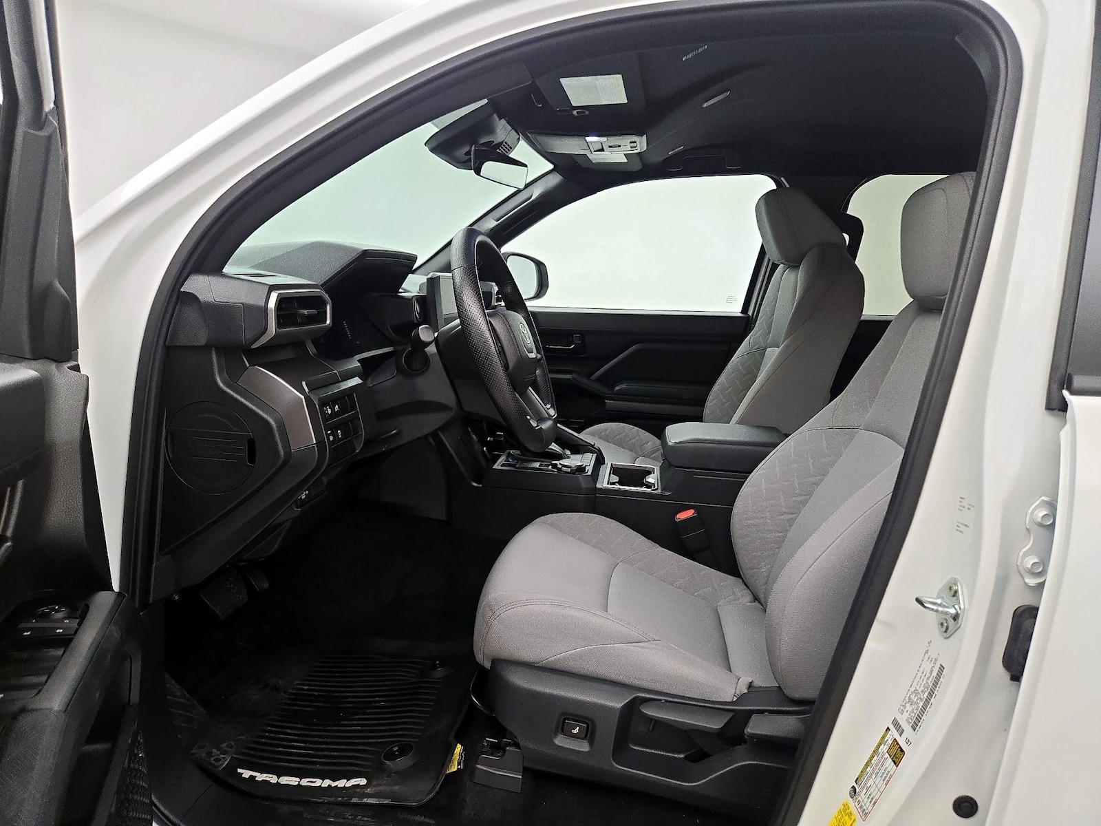 2025 Toyota Tacoma SR5 - Photo 12