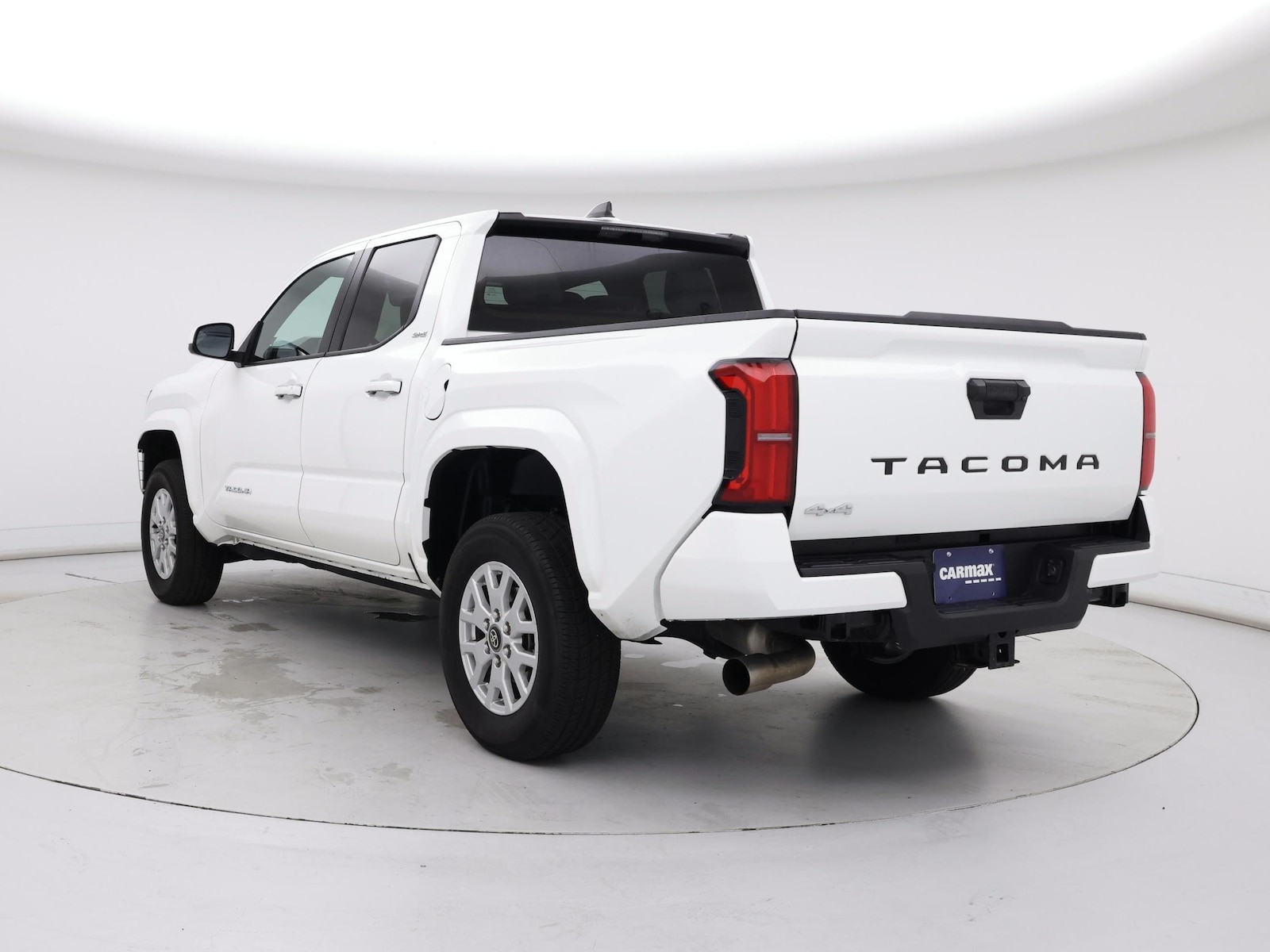 2025 Toyota Tacoma SR5 - Photo 3