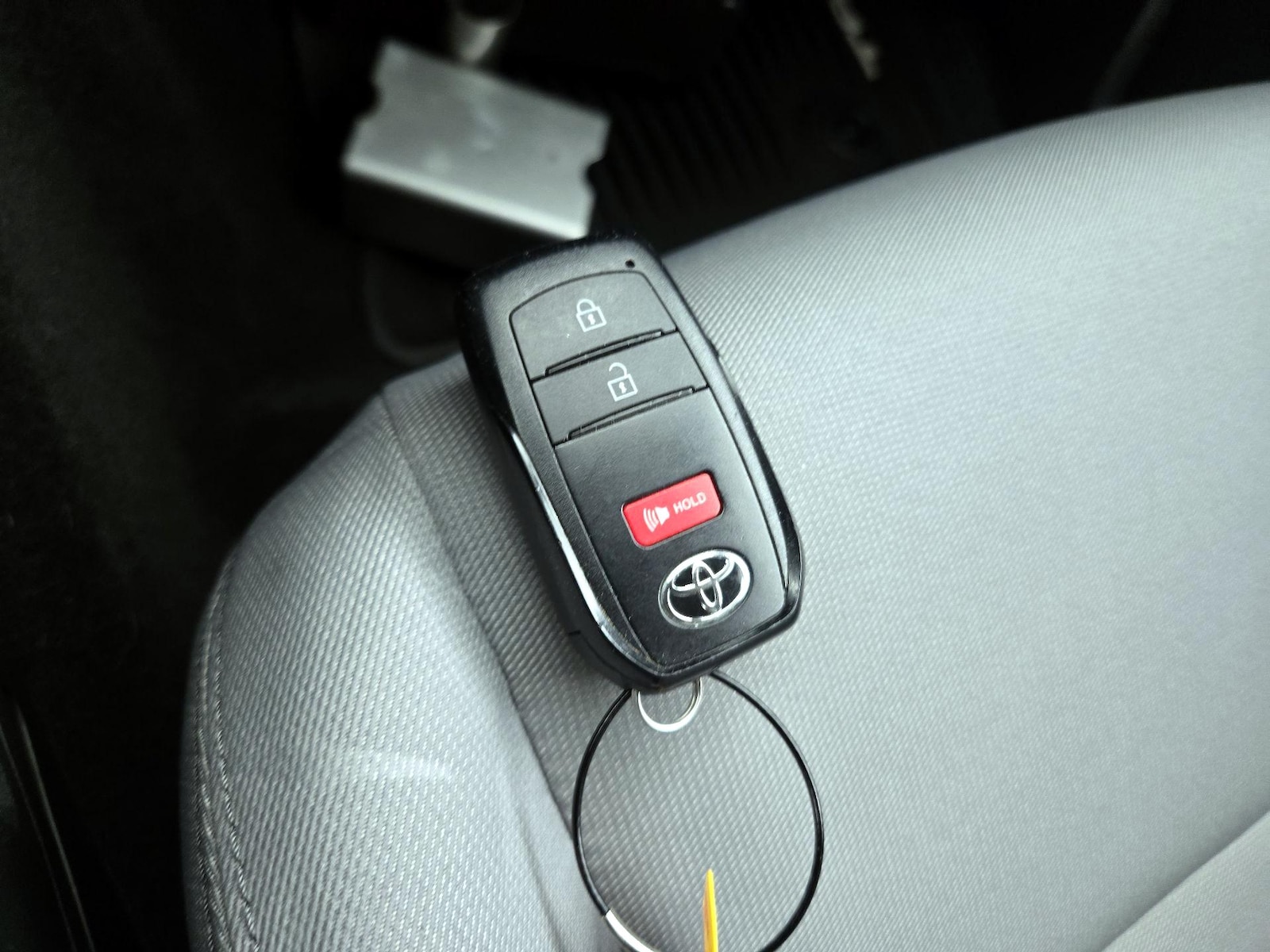 2025 Toyota Tacoma SR5 - Photo 23