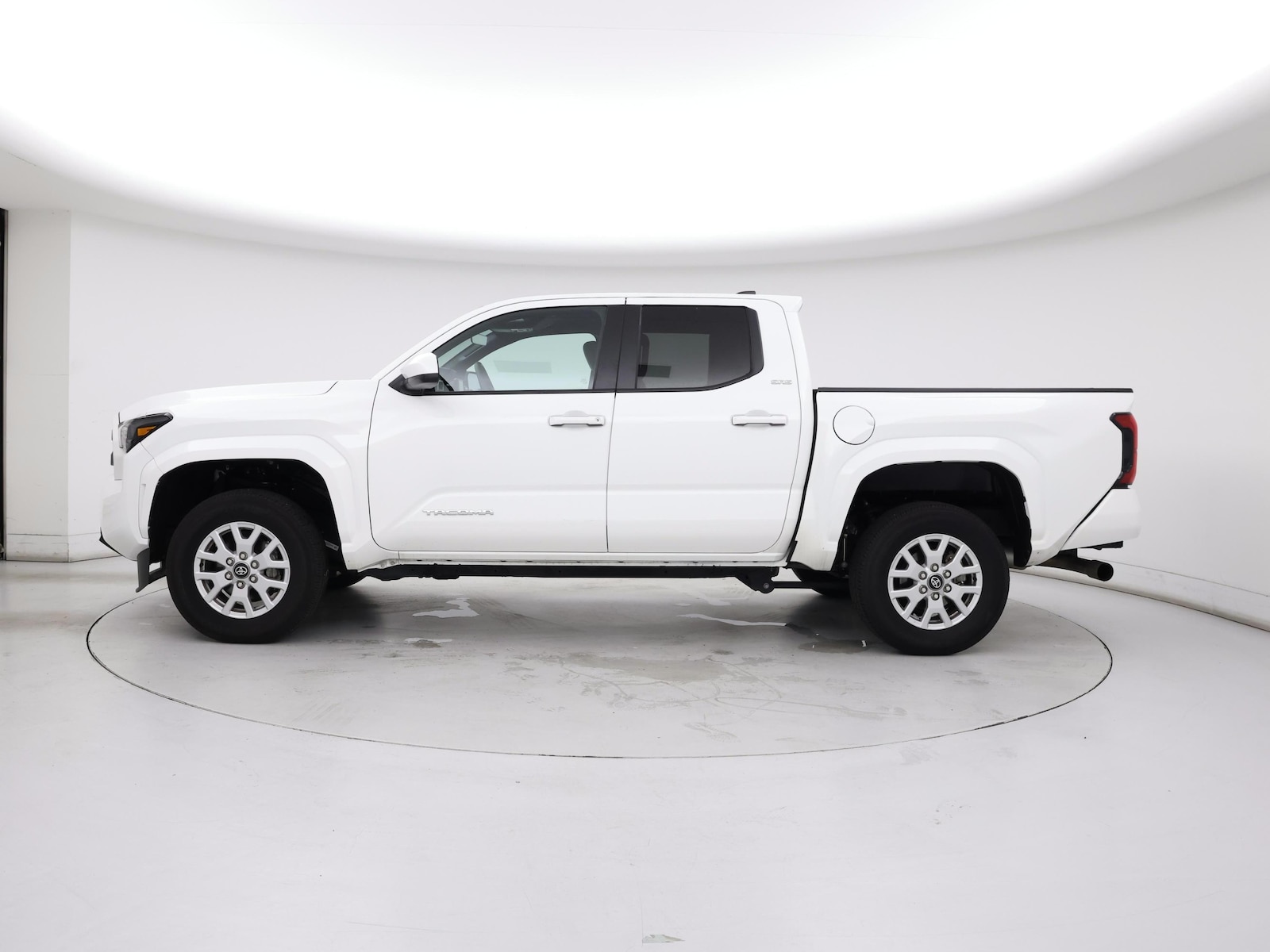 2025 Toyota Tacoma SR5 - Photo 4