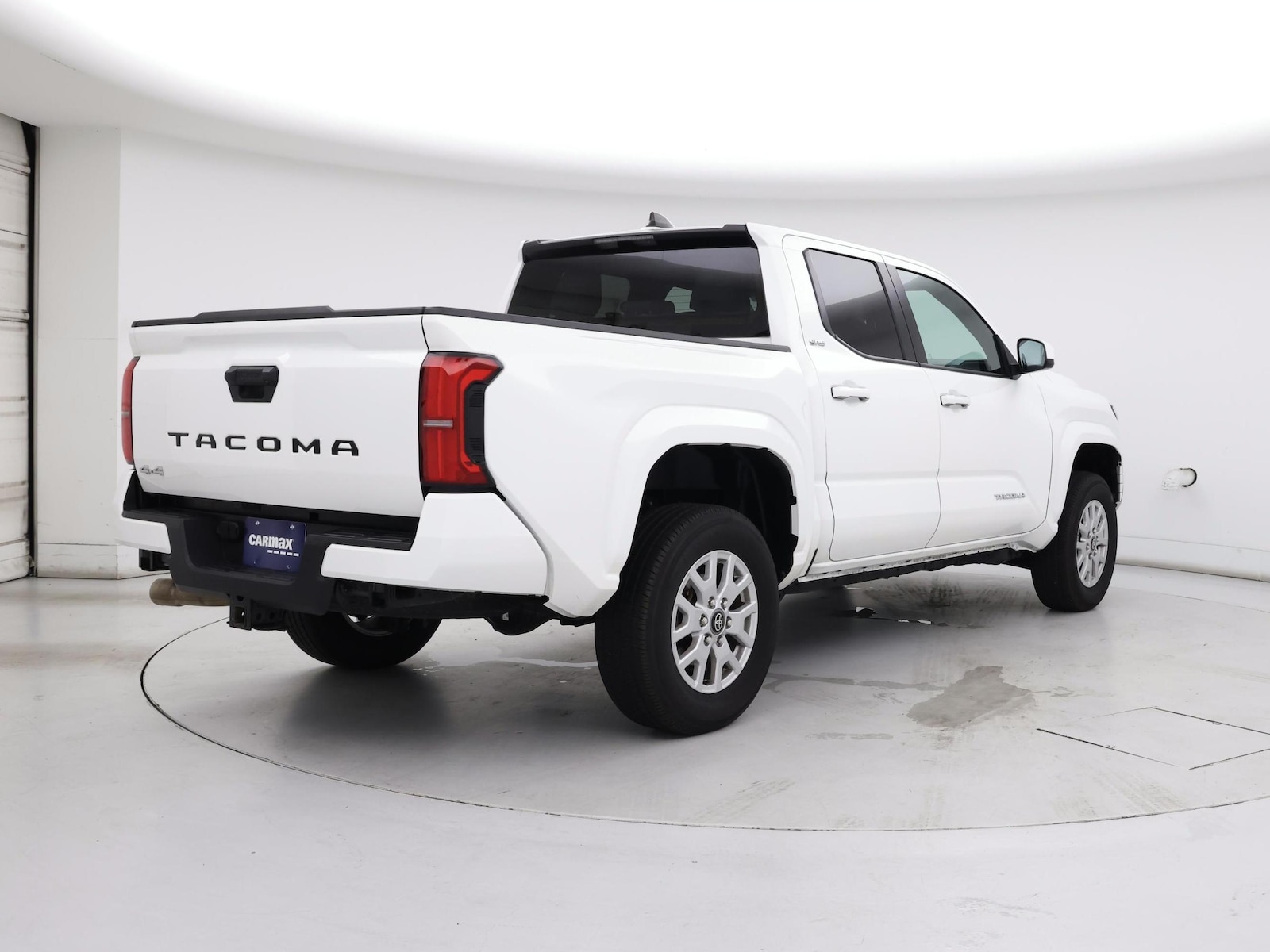 2025 Toyota Tacoma SR5 - Photo 9