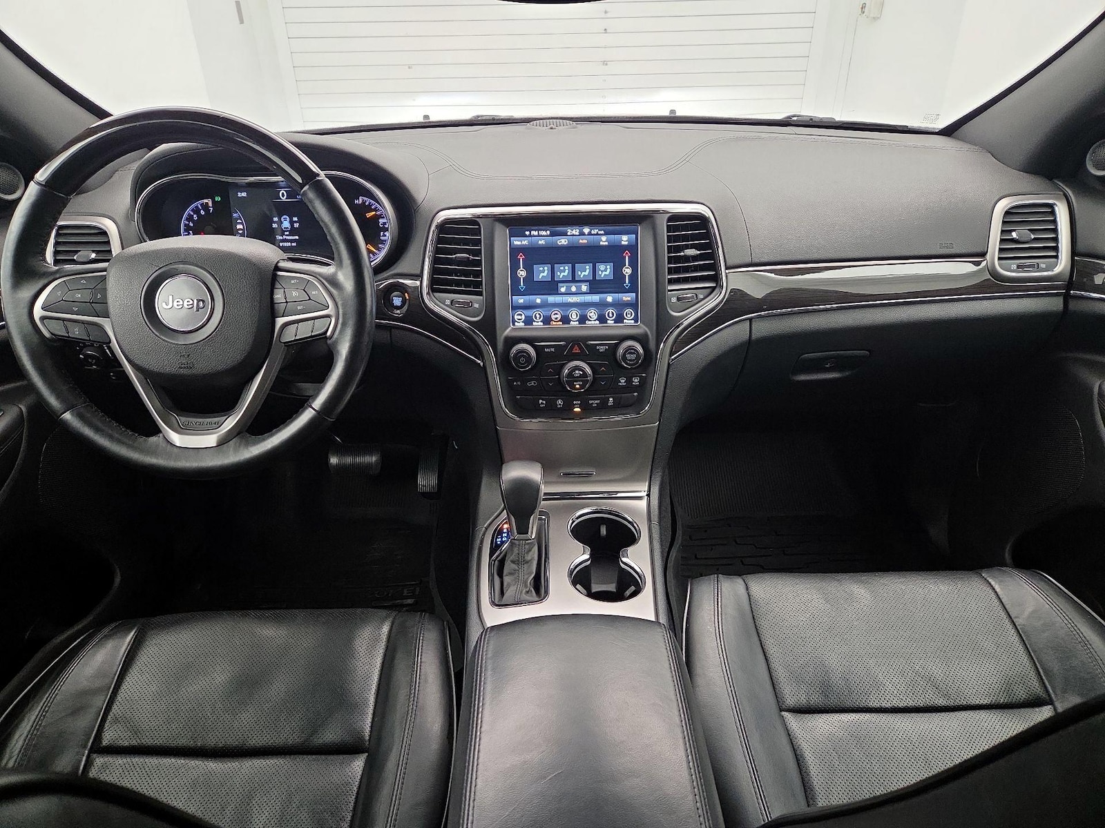 2018 Jeep Grand Cherokee Overland - Photo 10