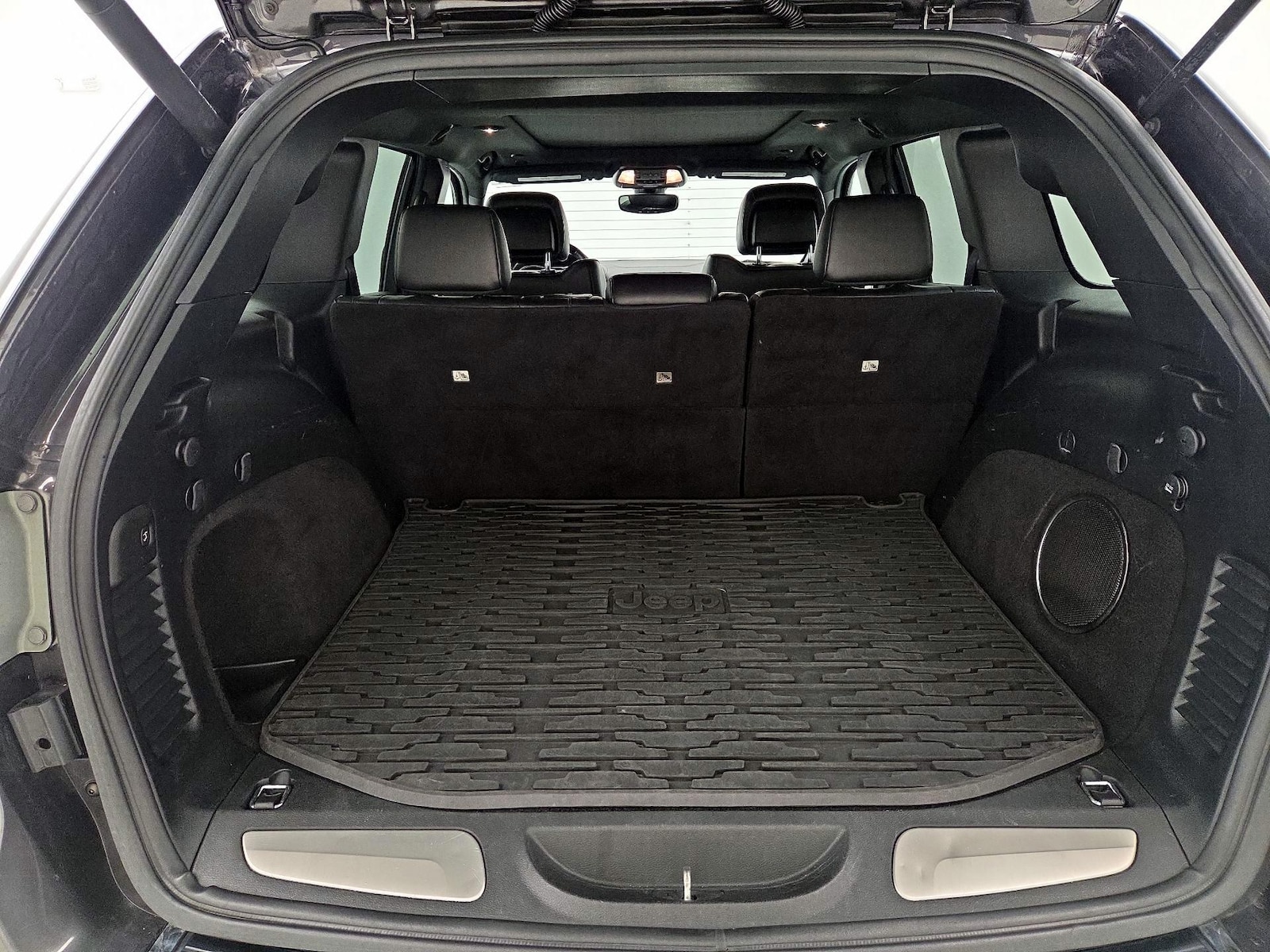 2018 Jeep Grand Cherokee Overland - Photo 23