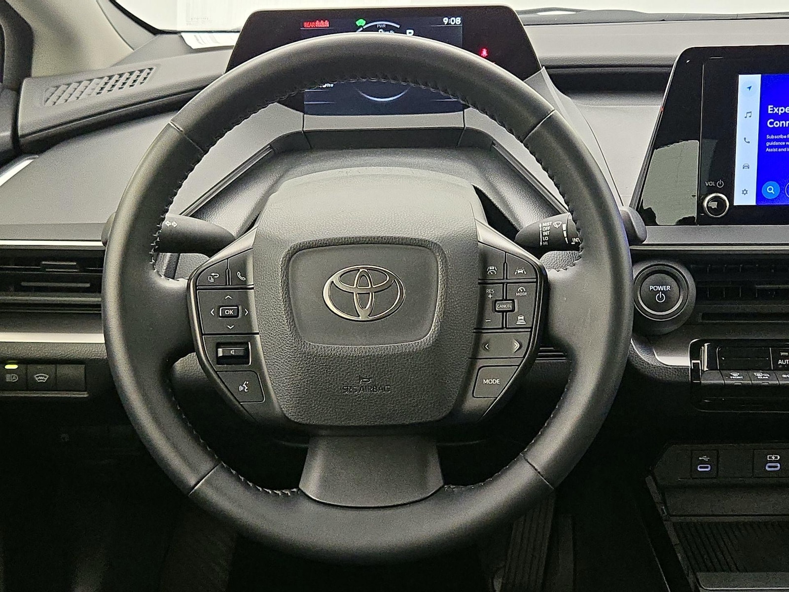 2026 Toyota Prius LE - Photo 11
