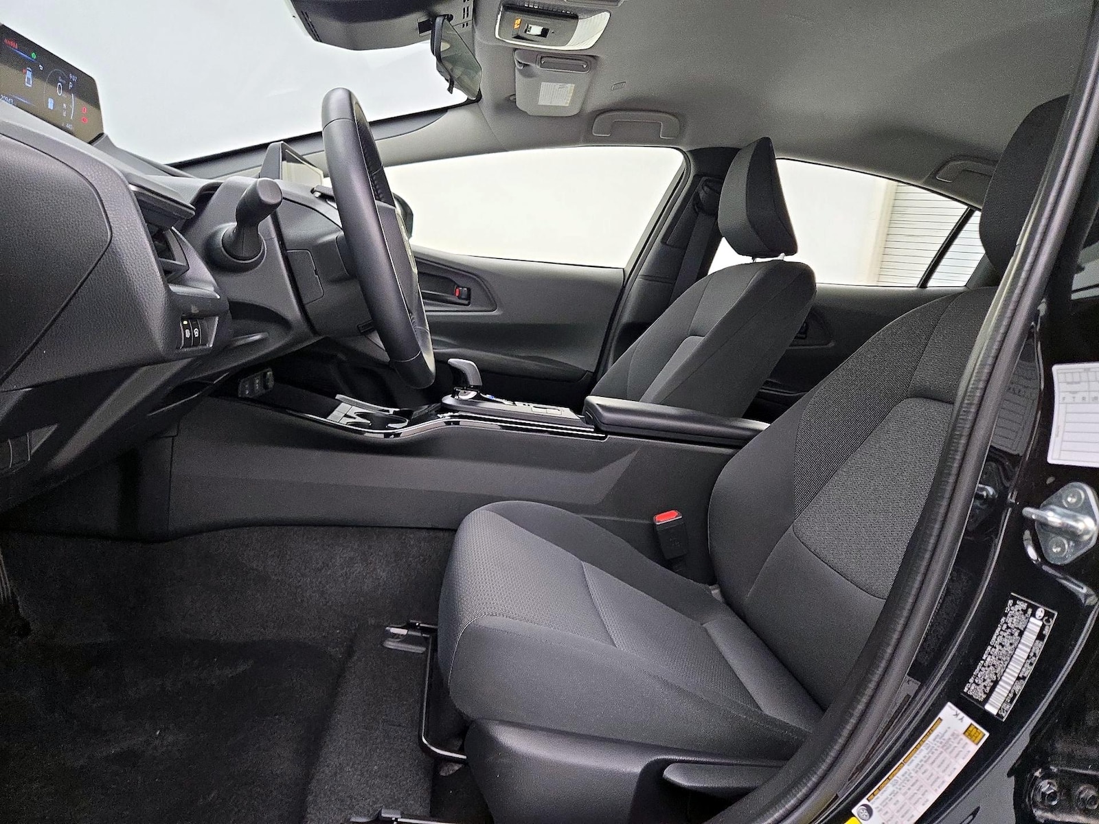 2026 Toyota Prius LE - Photo 12