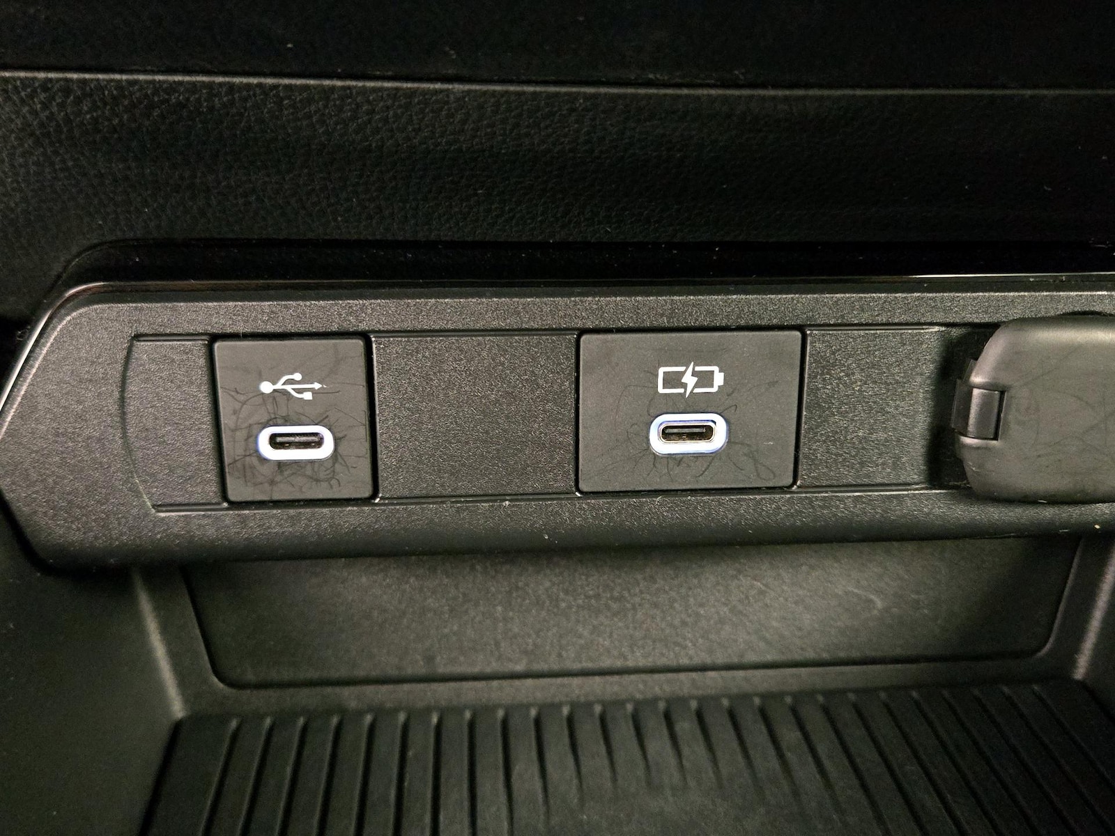 2026 Toyota Prius LE - Photo 19