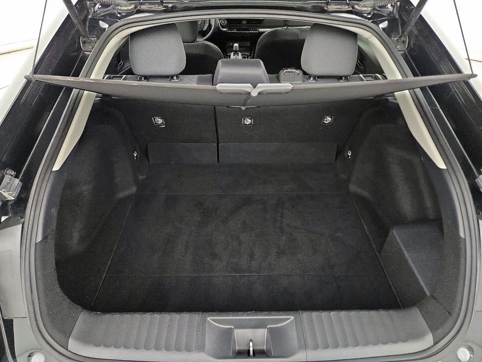 2026 Toyota Prius LE - Photo 21
