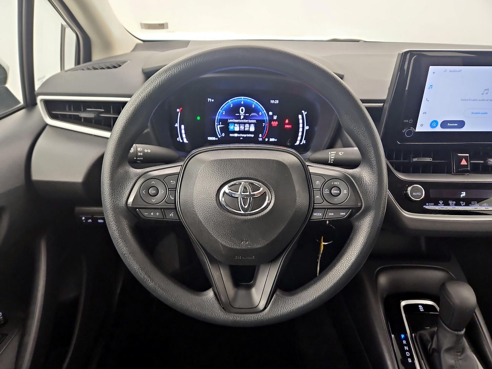 2026 Toyota Corolla LE - Photo 11