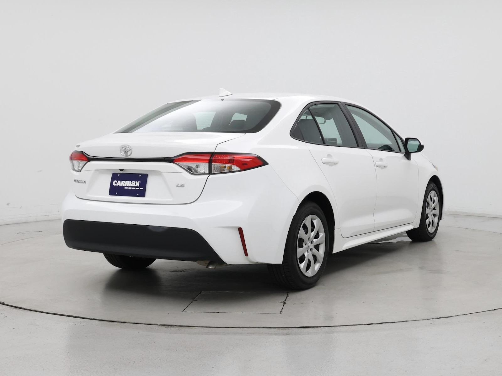 2026 Toyota Corolla LE - Photo 9