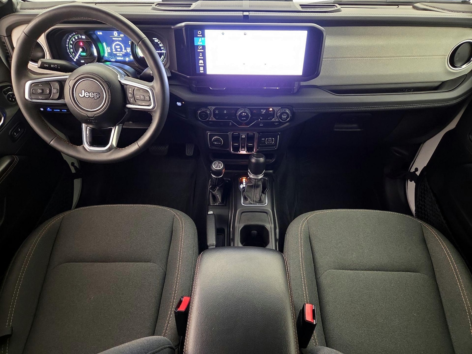 Apple CarPlay® & Android Auto™