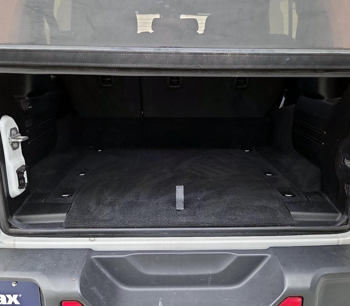 Trunk/Cargo (Seats Up)