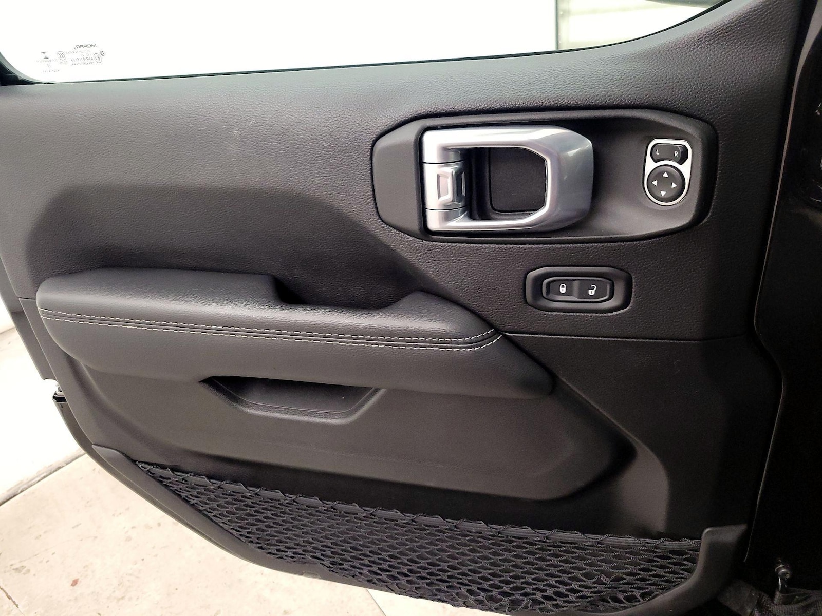 2022 Jeep Wrangler Unlimited Sahara 4XE - Photo 13