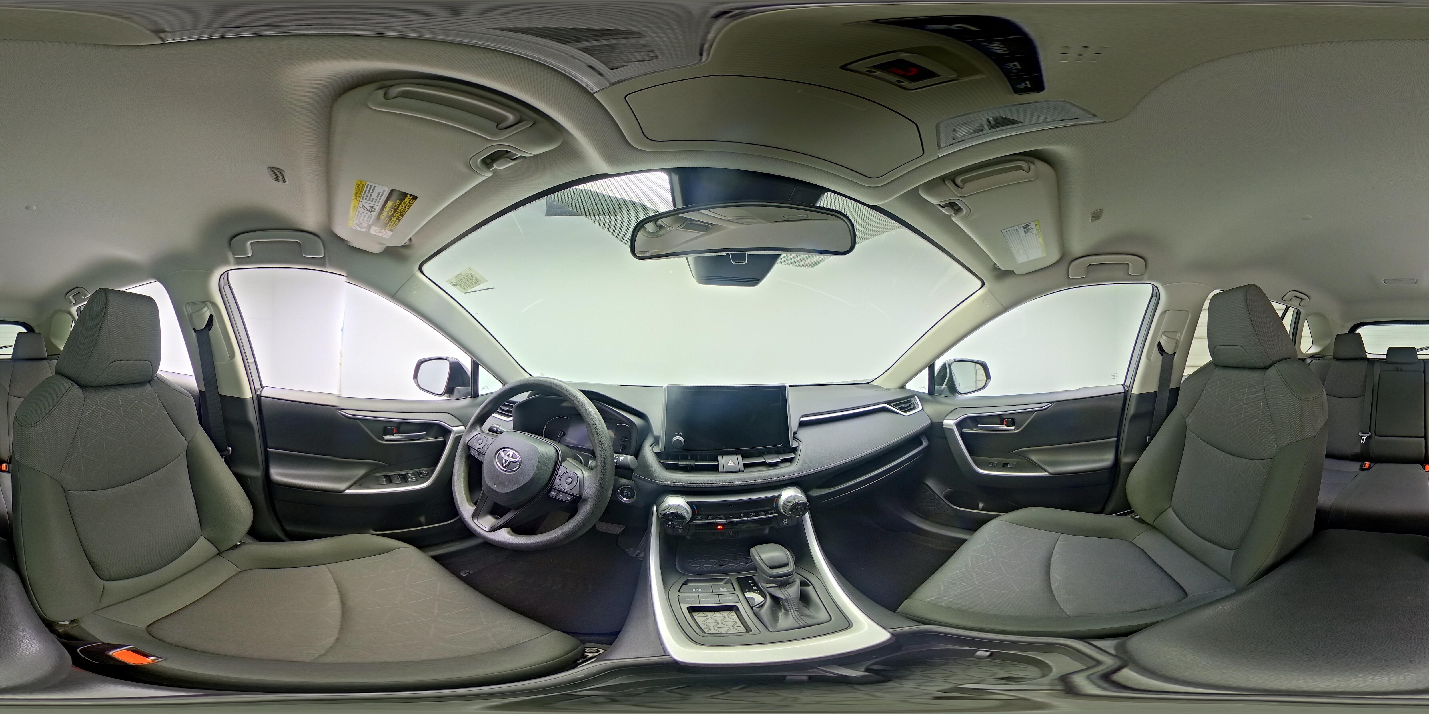 2025 Toyota RAV4 XLE - Photo 25
