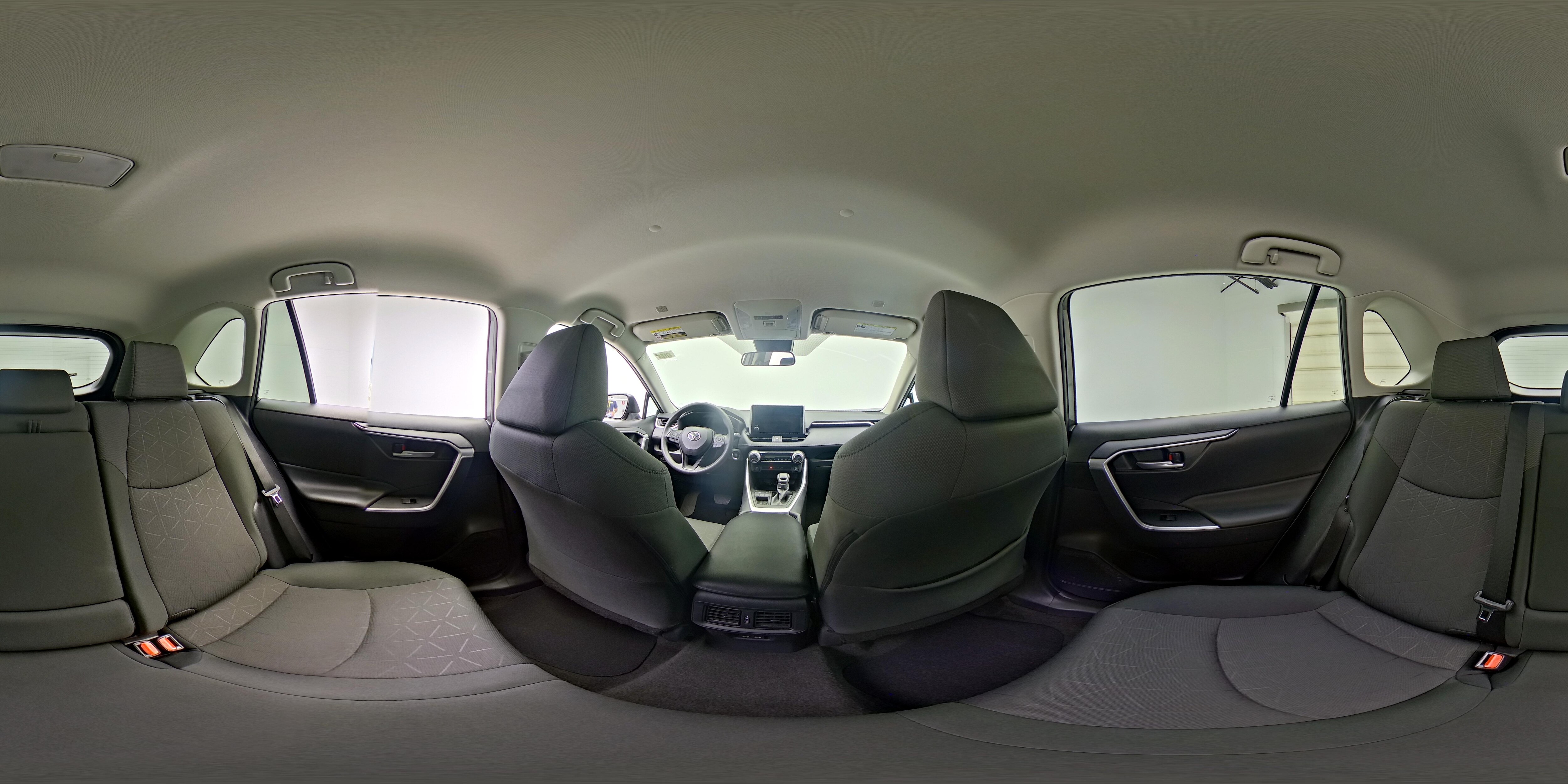 2025 Toyota RAV4 XLE - Photo 26
