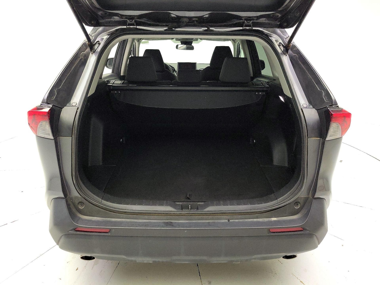 2025 Toyota RAV4 XLE - Photo 22