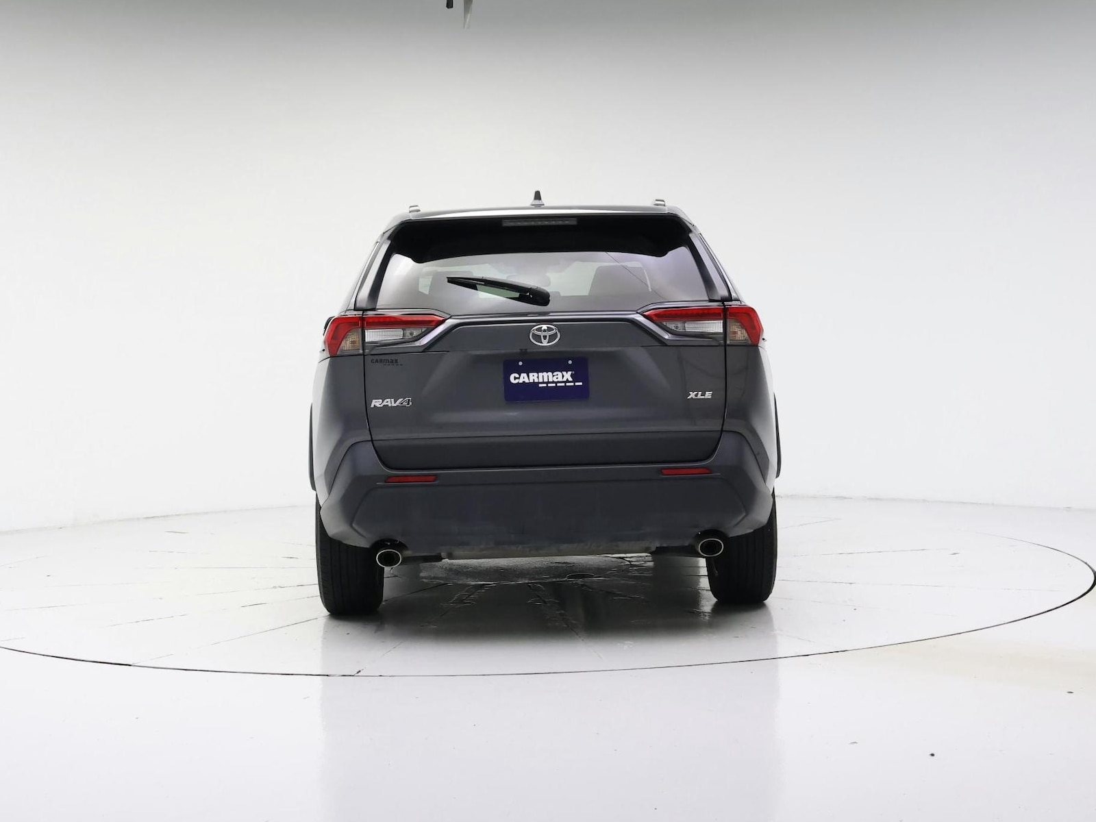 2025 Toyota RAV4 XLE - Photo 7