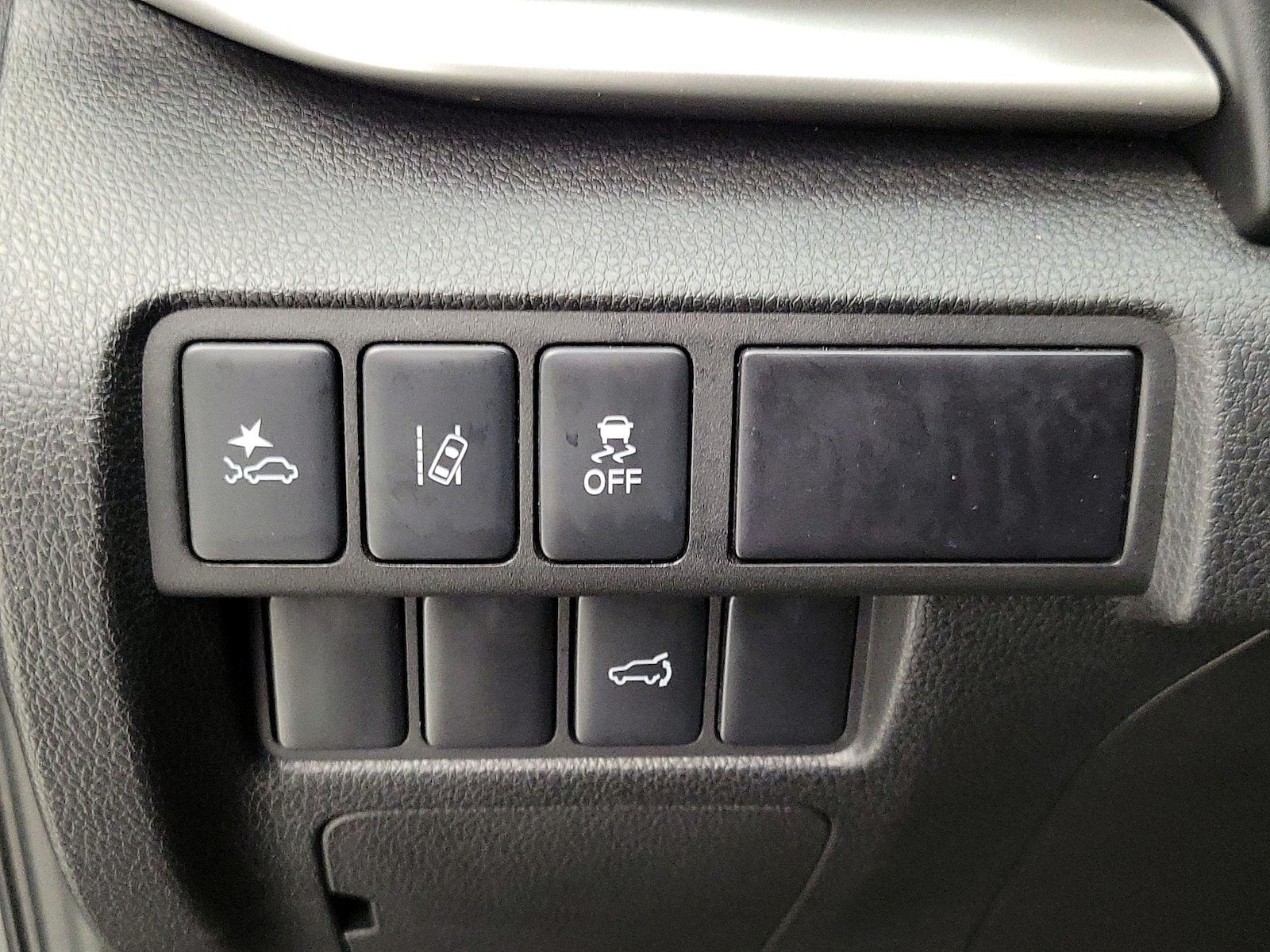 2025 Mitsubishi Eclipse Cross SE - Photo 14