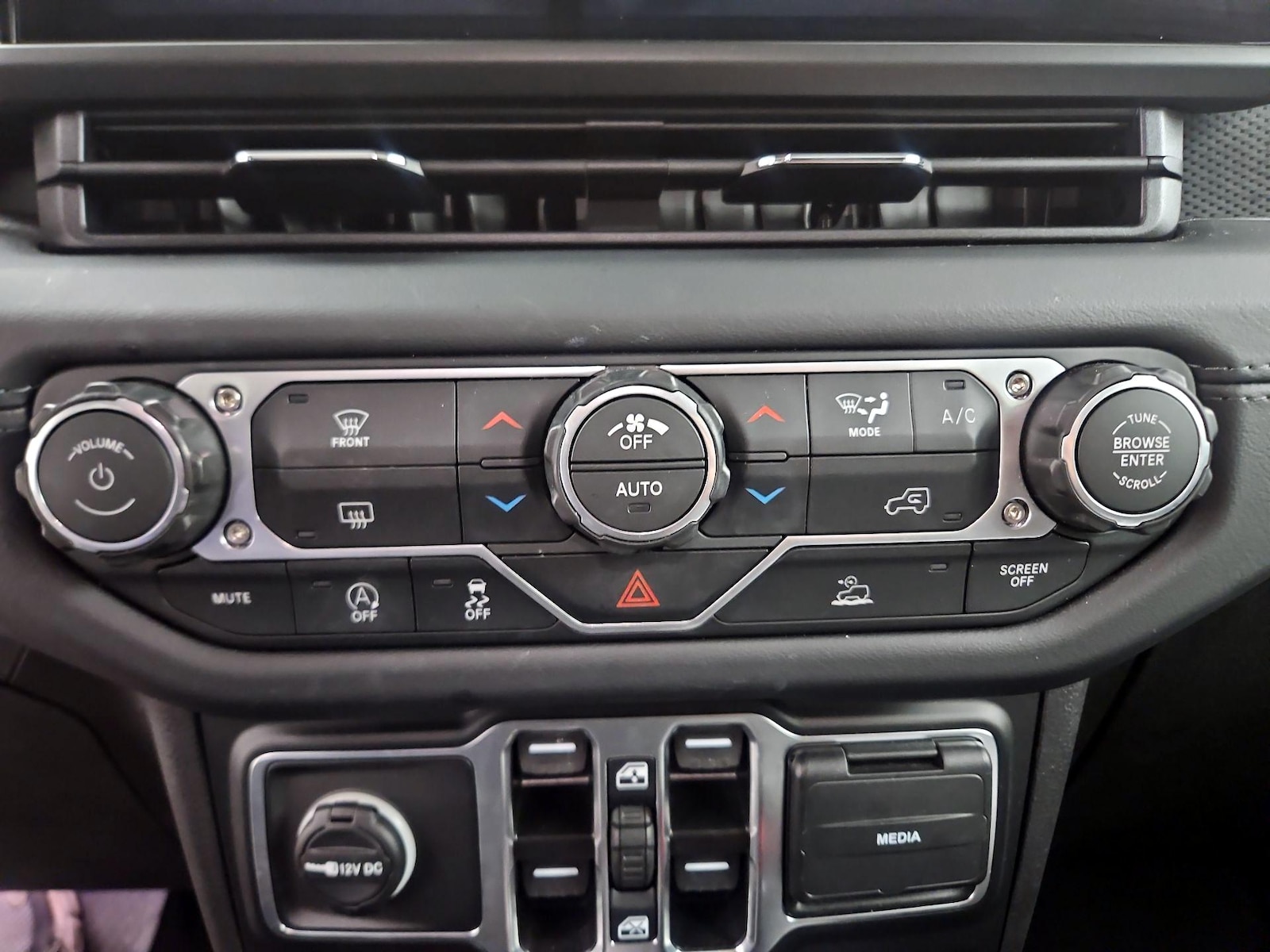 2026 Jeep Wrangler 4-Door Rubicon - Photo 17