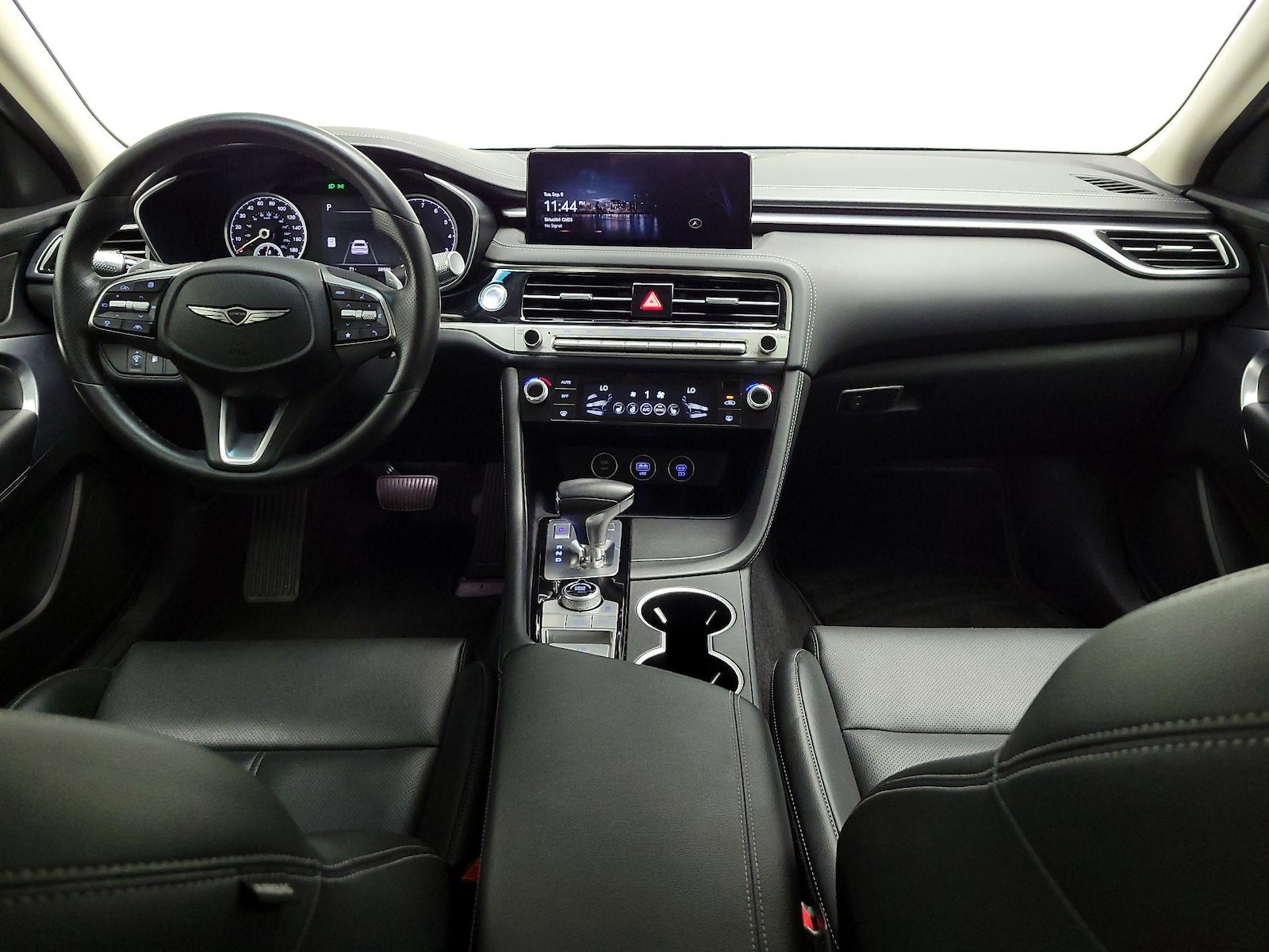 2025 GENESIS G70 Standard - Photo 10