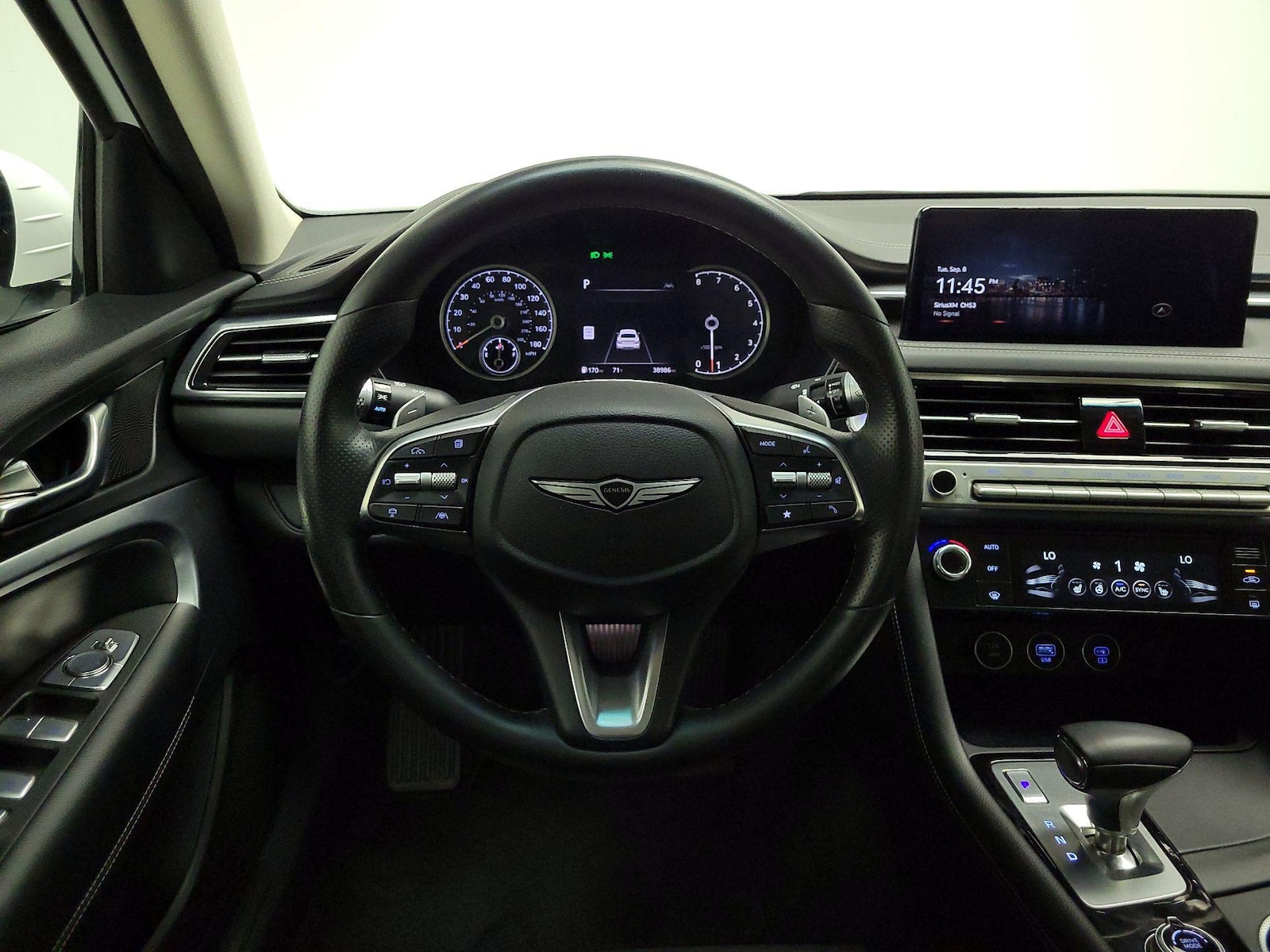 2025 GENESIS G70 Standard - Photo 11