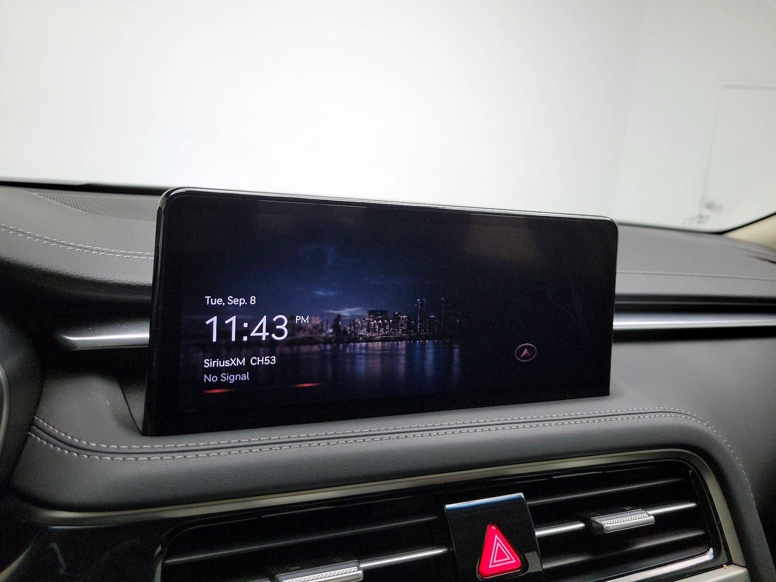 2025 GENESIS G70 Standard - Photo 16