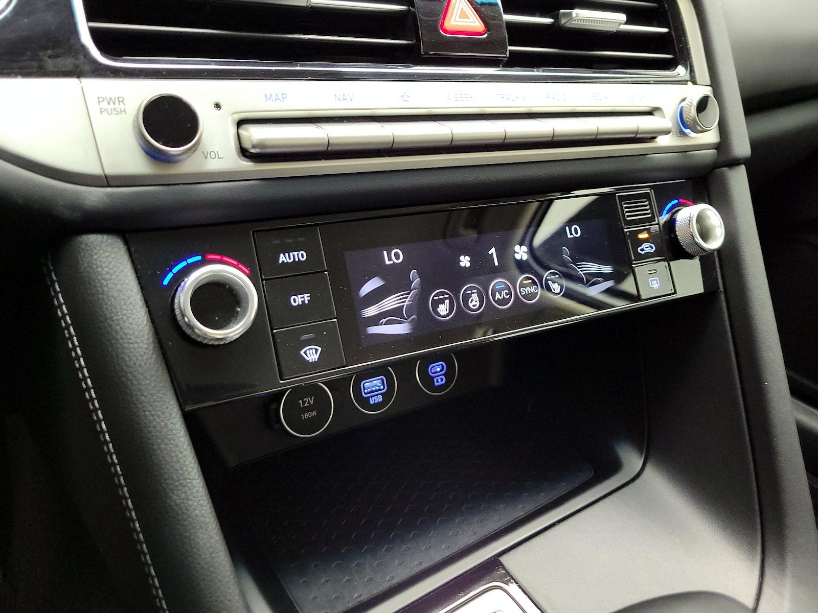 2025 GENESIS G70 Standard - Photo 17