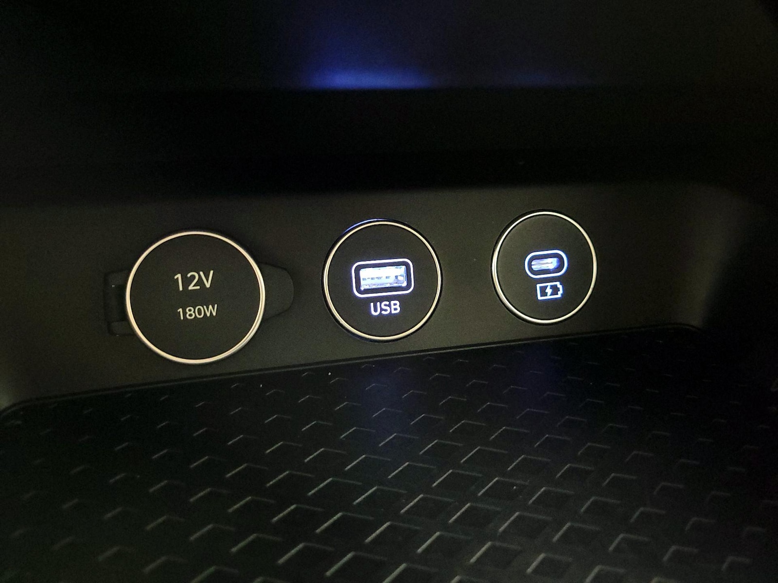 2025 GENESIS G70 Standard - Photo 19