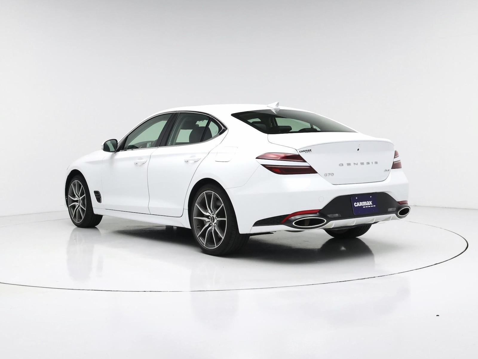 2025 GENESIS G70 Standard - Photo 3