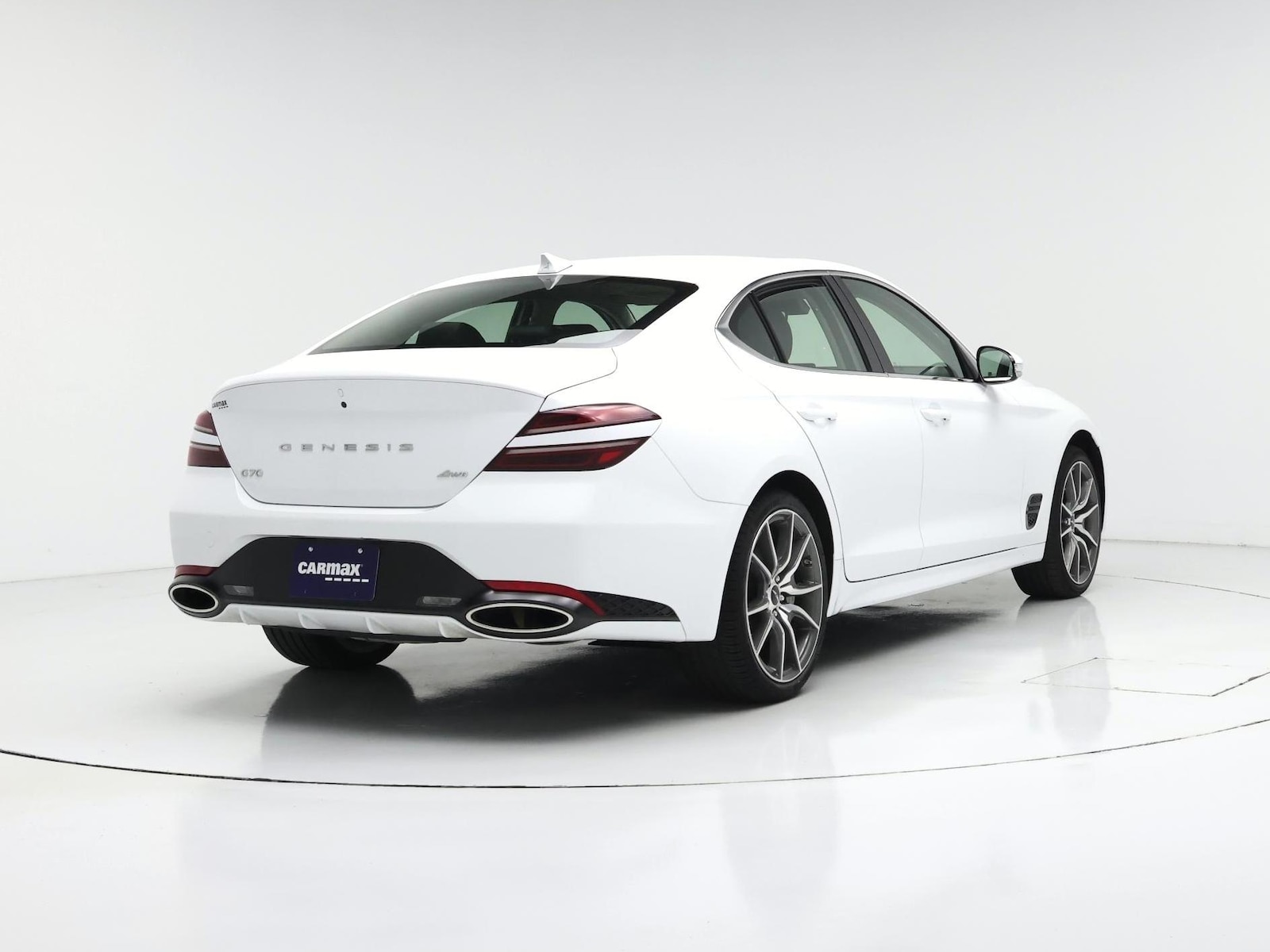 2025 GENESIS G70 Standard - Photo 9