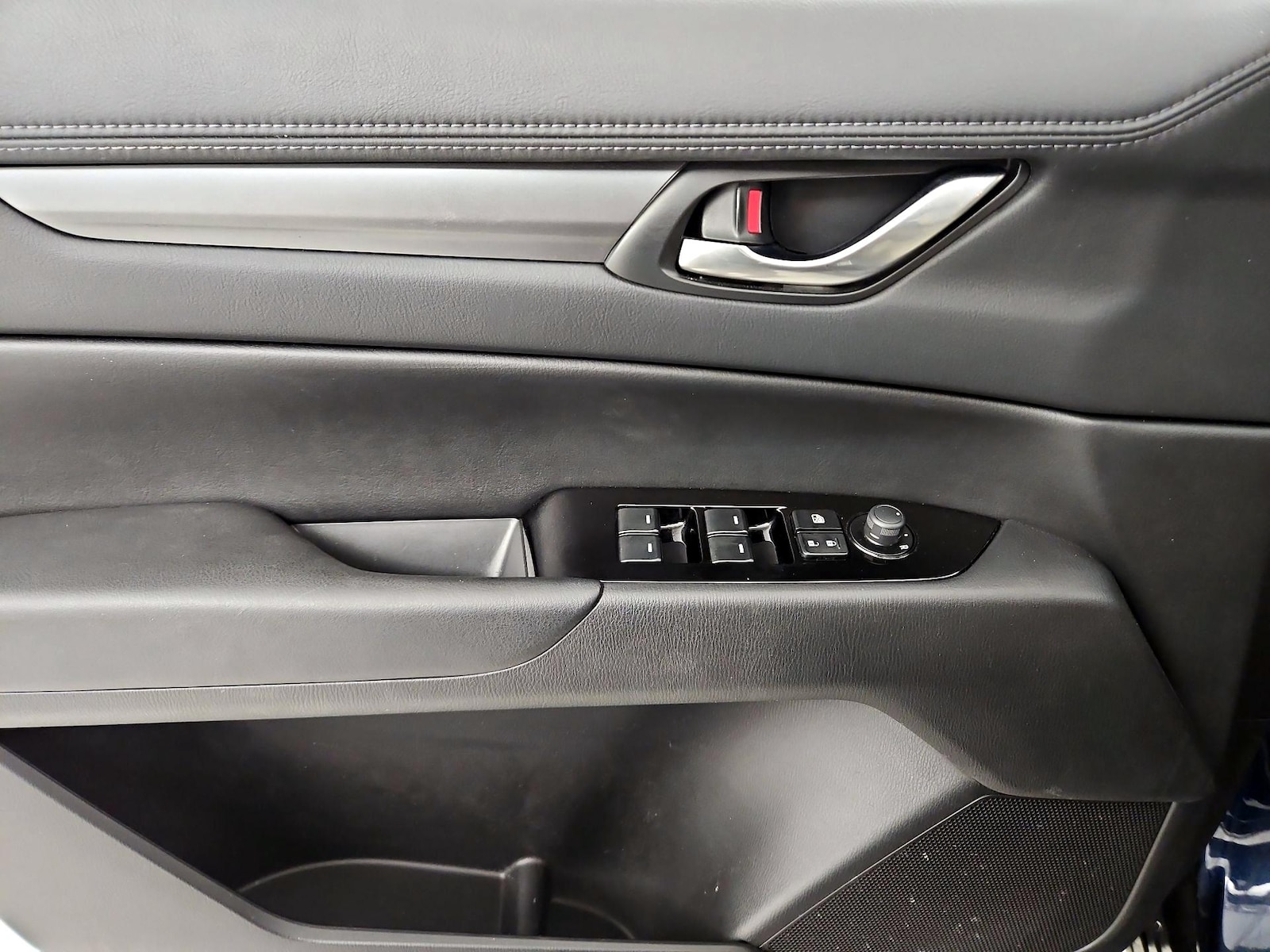 2025 Mazda CX-5 S Preferred package - Photo 13