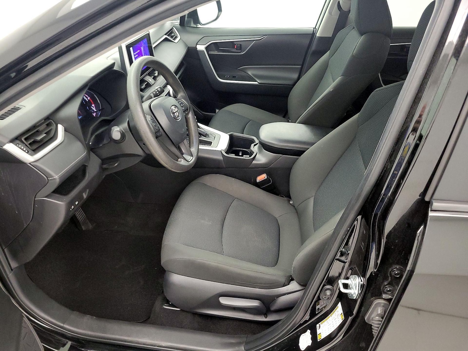 2025 Toyota RAV4 LE - Photo 12