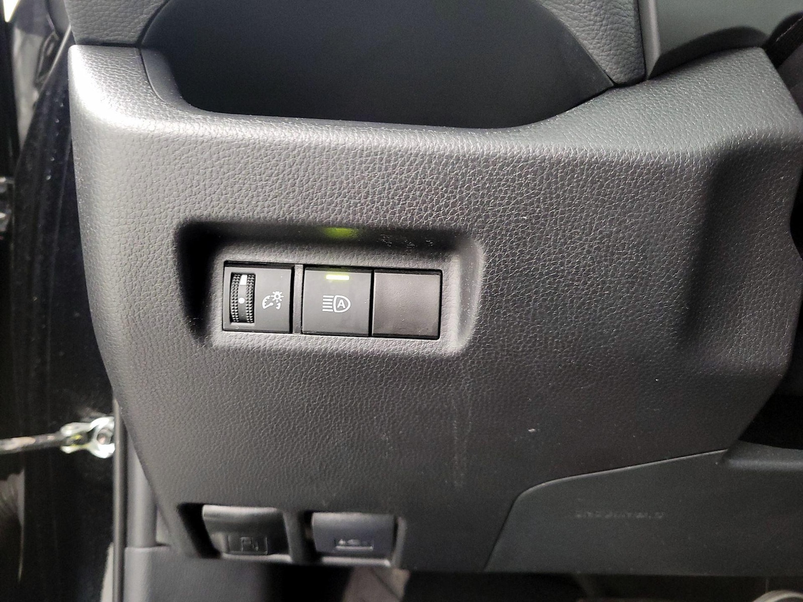 2025 Toyota RAV4 LE - Photo 14