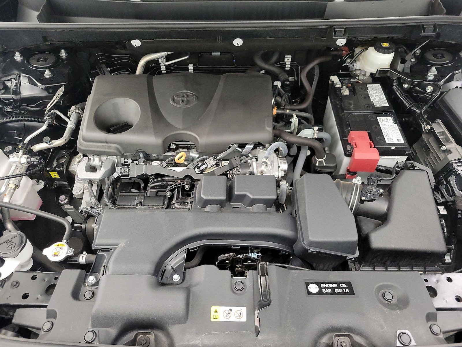 2025 Toyota RAV4 LE - Photo 22