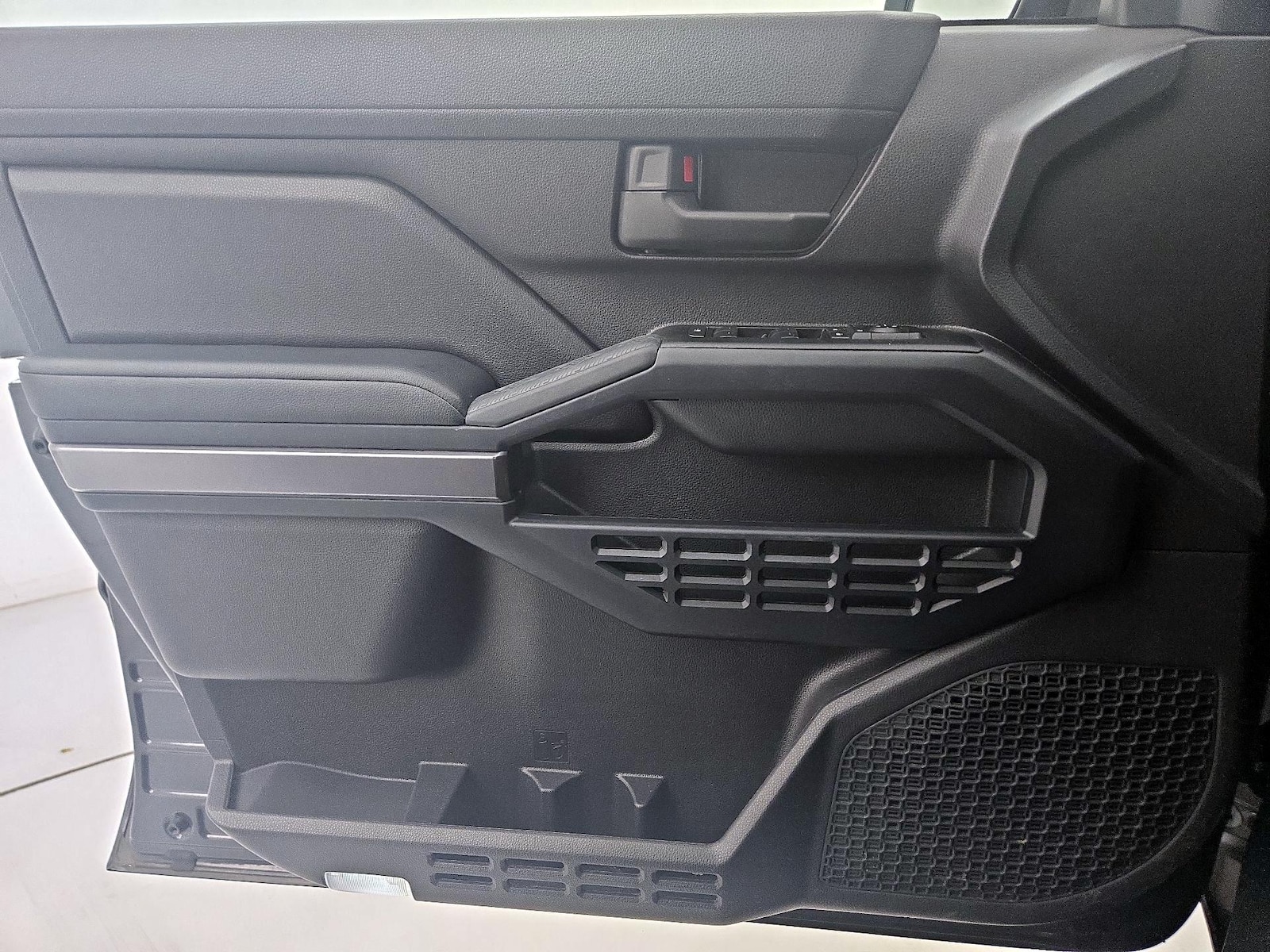 2025 Toyota 4Runner SR5 - Photo 13