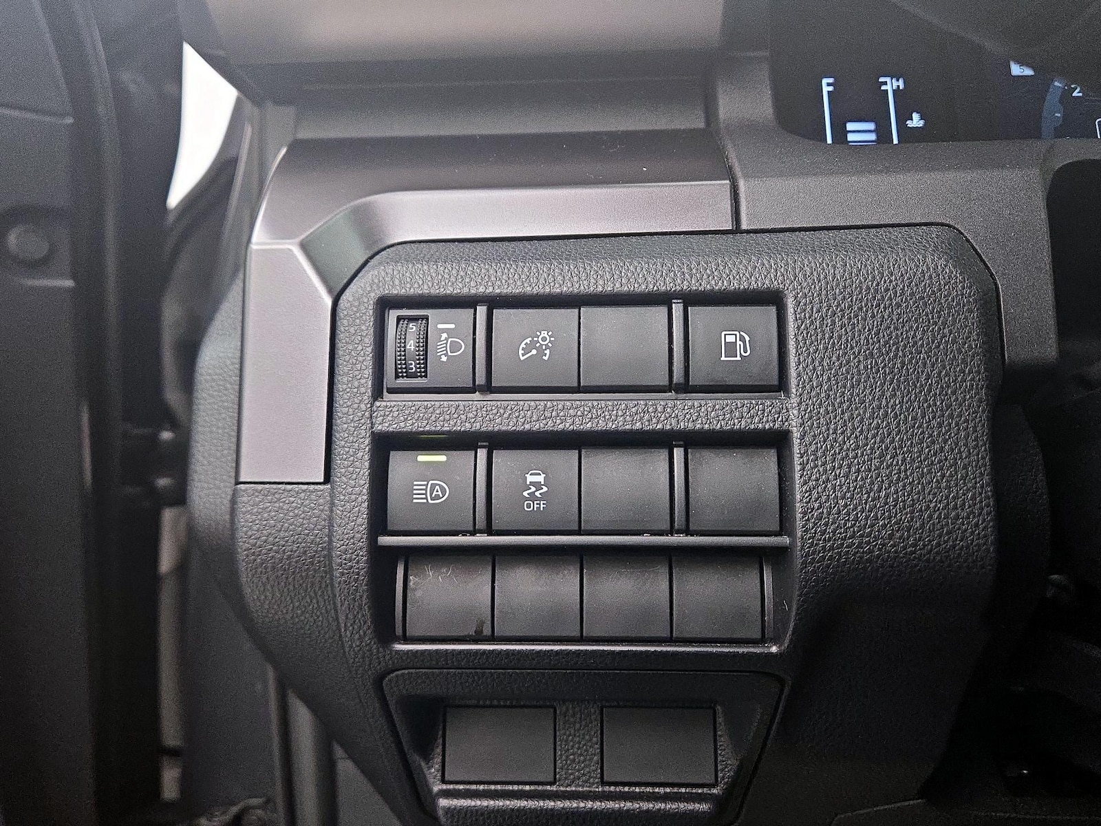 2025 Toyota 4Runner SR5 - Photo 14