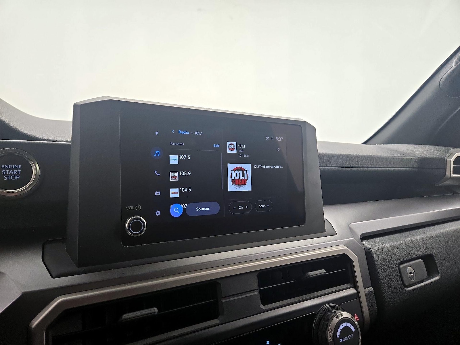 2025 Toyota 4Runner SR5 - Photo 16