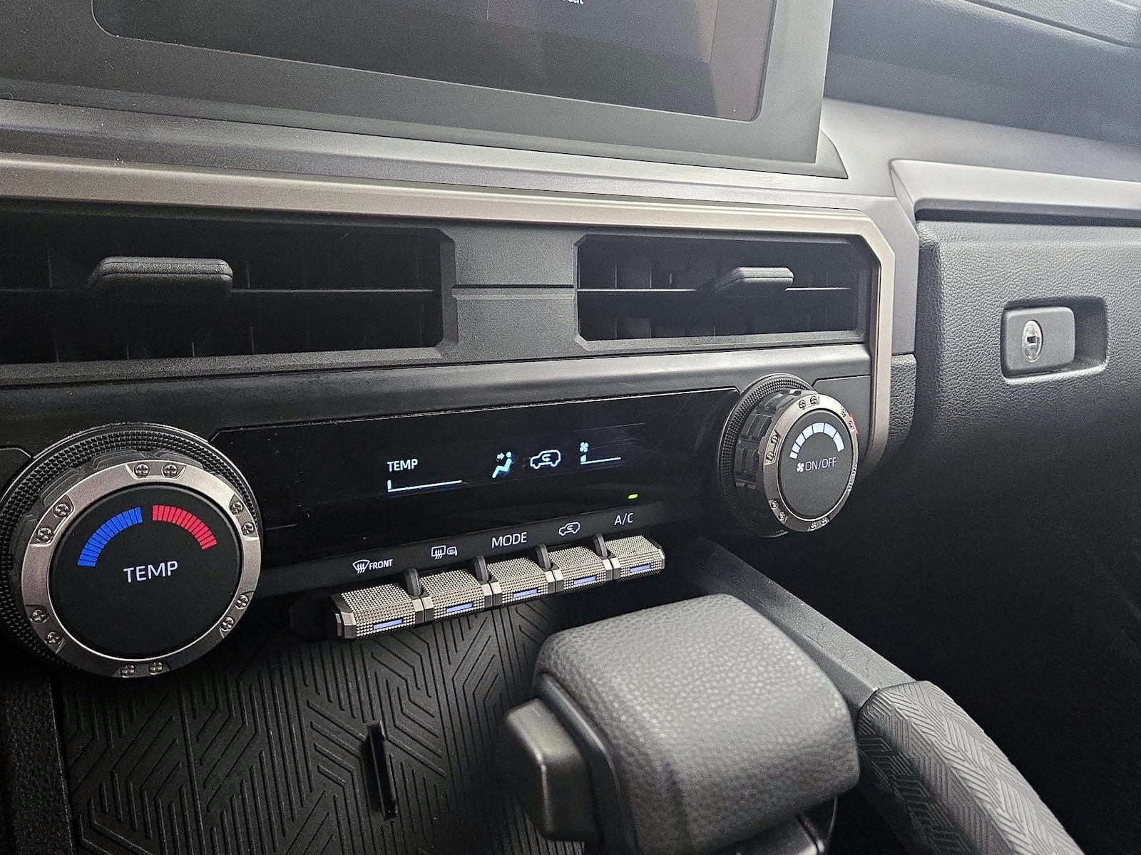 2025 Toyota 4Runner SR5 - Photo 17