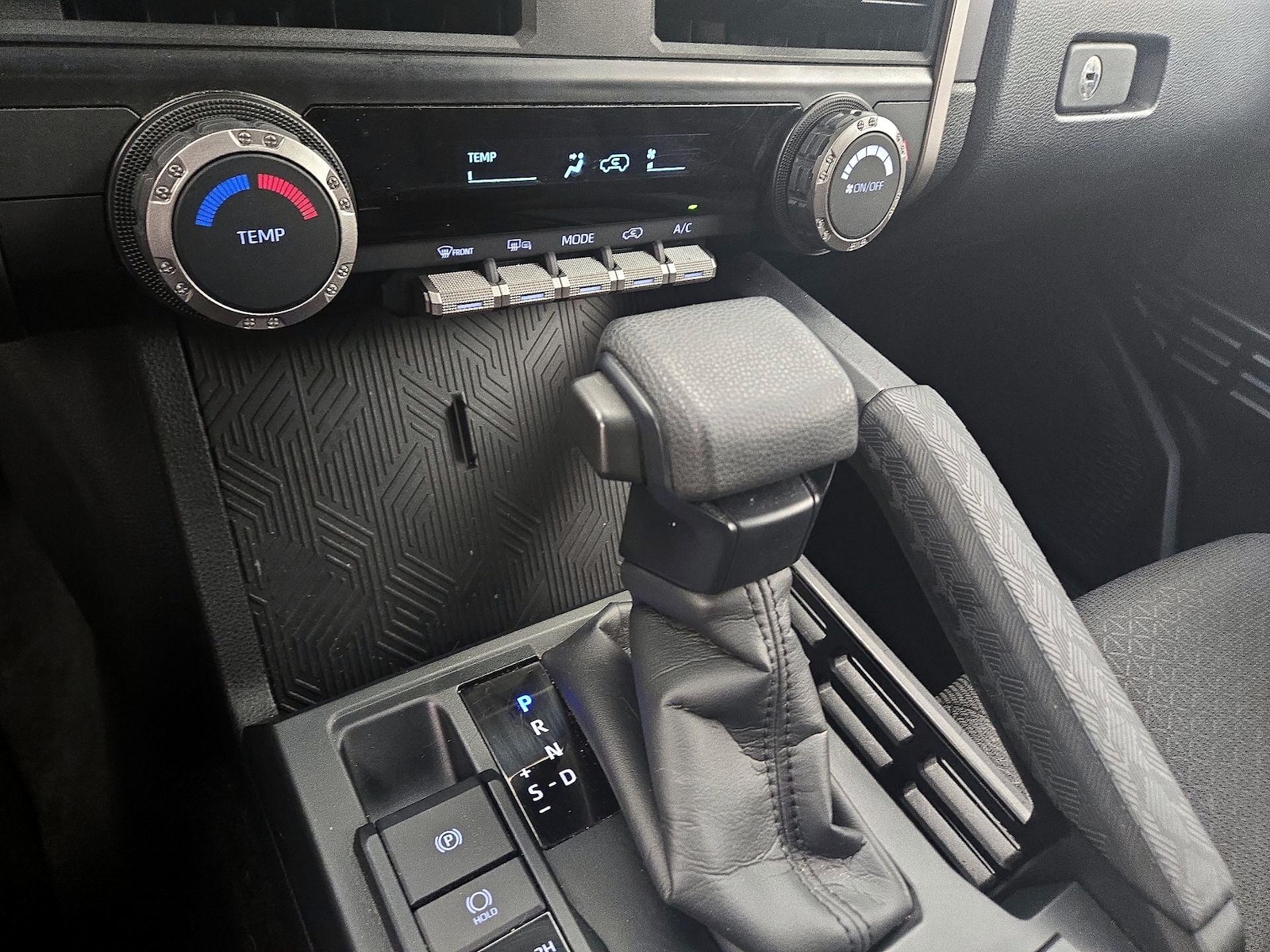 2025 Toyota 4Runner SR5 - Photo 18