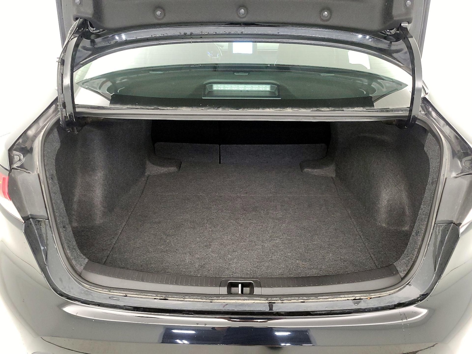 2026 Toyota Corolla LE - Photo 21