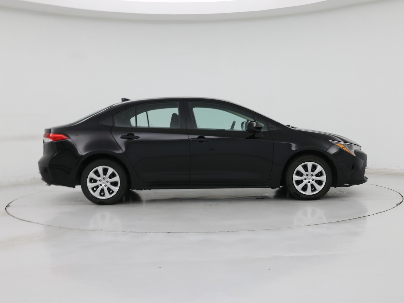 2026 Toyota Corolla LE - Photo 8